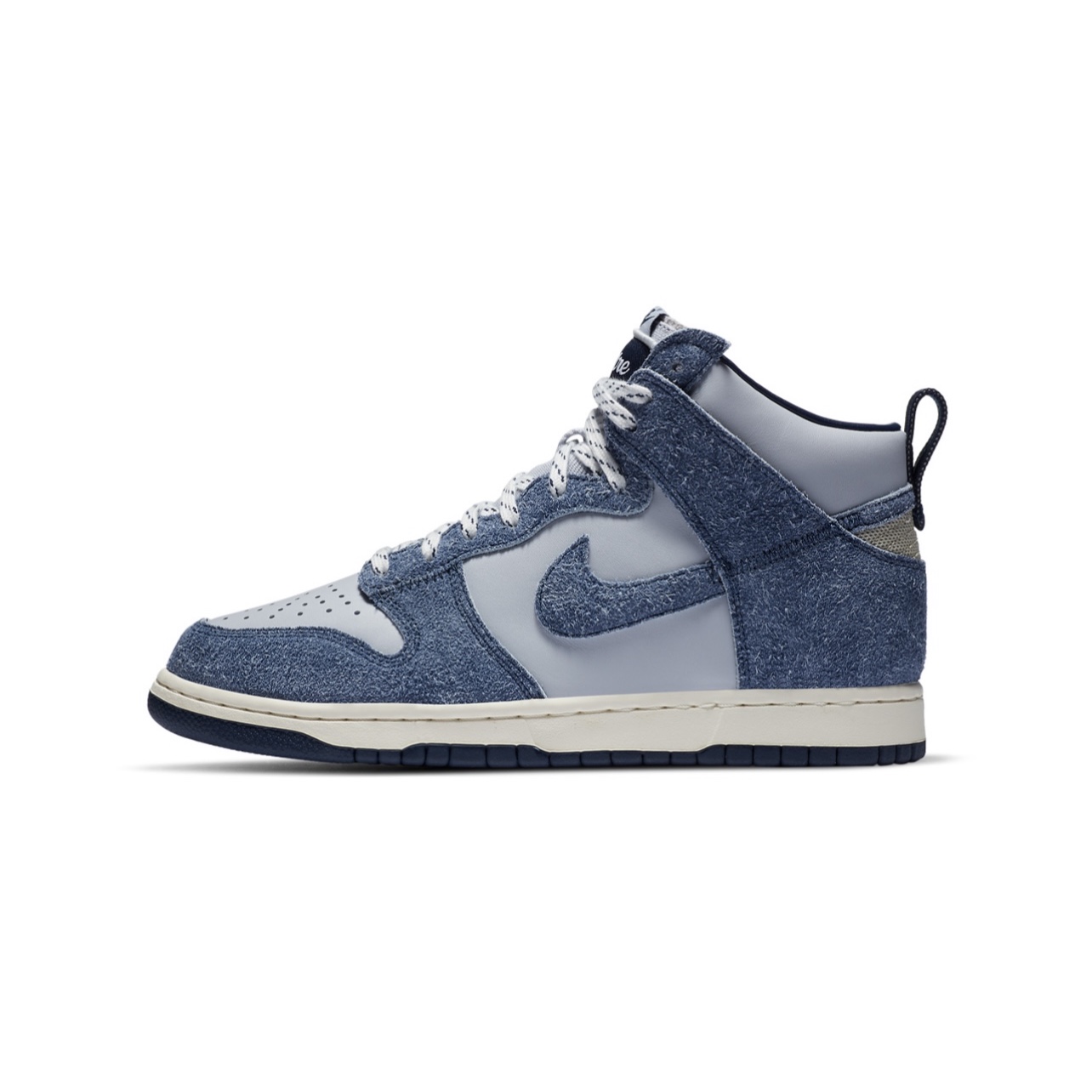 Nike x Undefeated Dunk Lux High White Infrared, Nike Dunk High Retro Vast Grey 착용 스타일 - 2