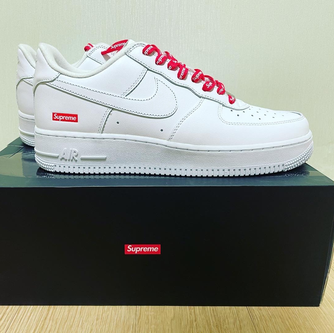 Nike x Supreme Air Force 1 Low White 착용 스타일