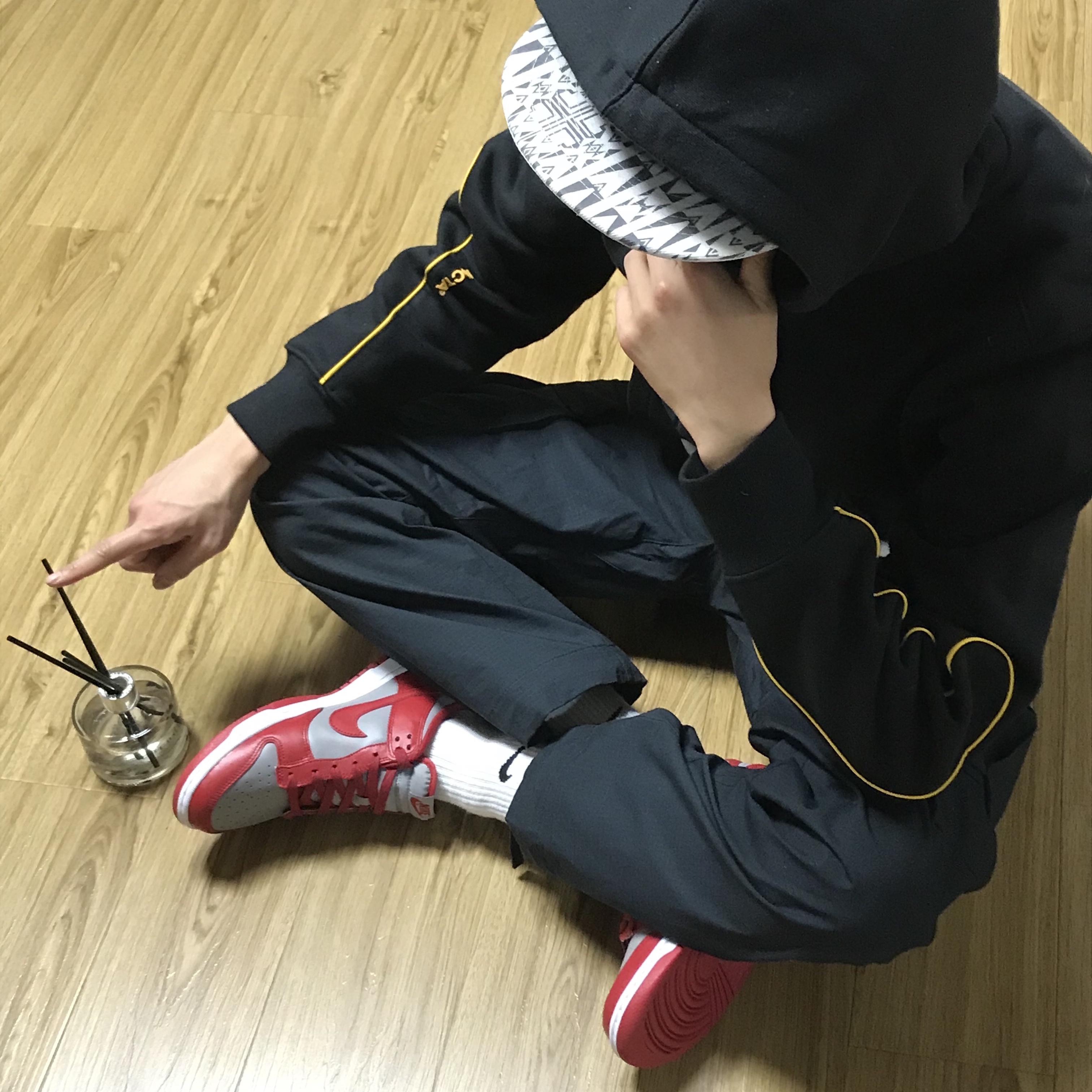 Nike x Drake Nocta Essential Hoodie Black - Asia, Nike Dunk Low Retro Medium Grey 착용 스타일