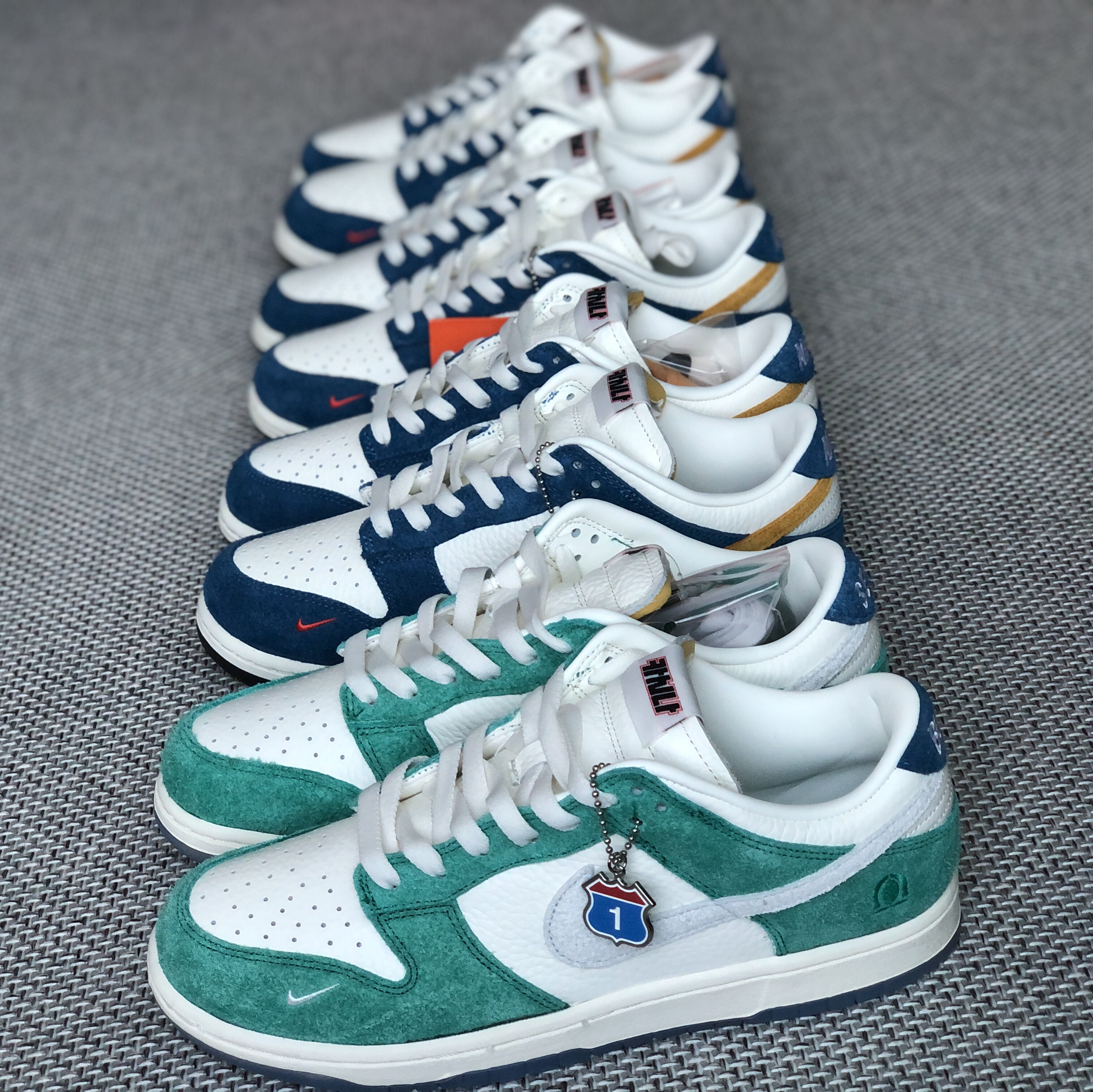 Nike x Kasina Dunk Low 80's Bus, Nike x Kasina Dunk Low Road Sign - Kasina Exclusive 착용 스타일 - 1