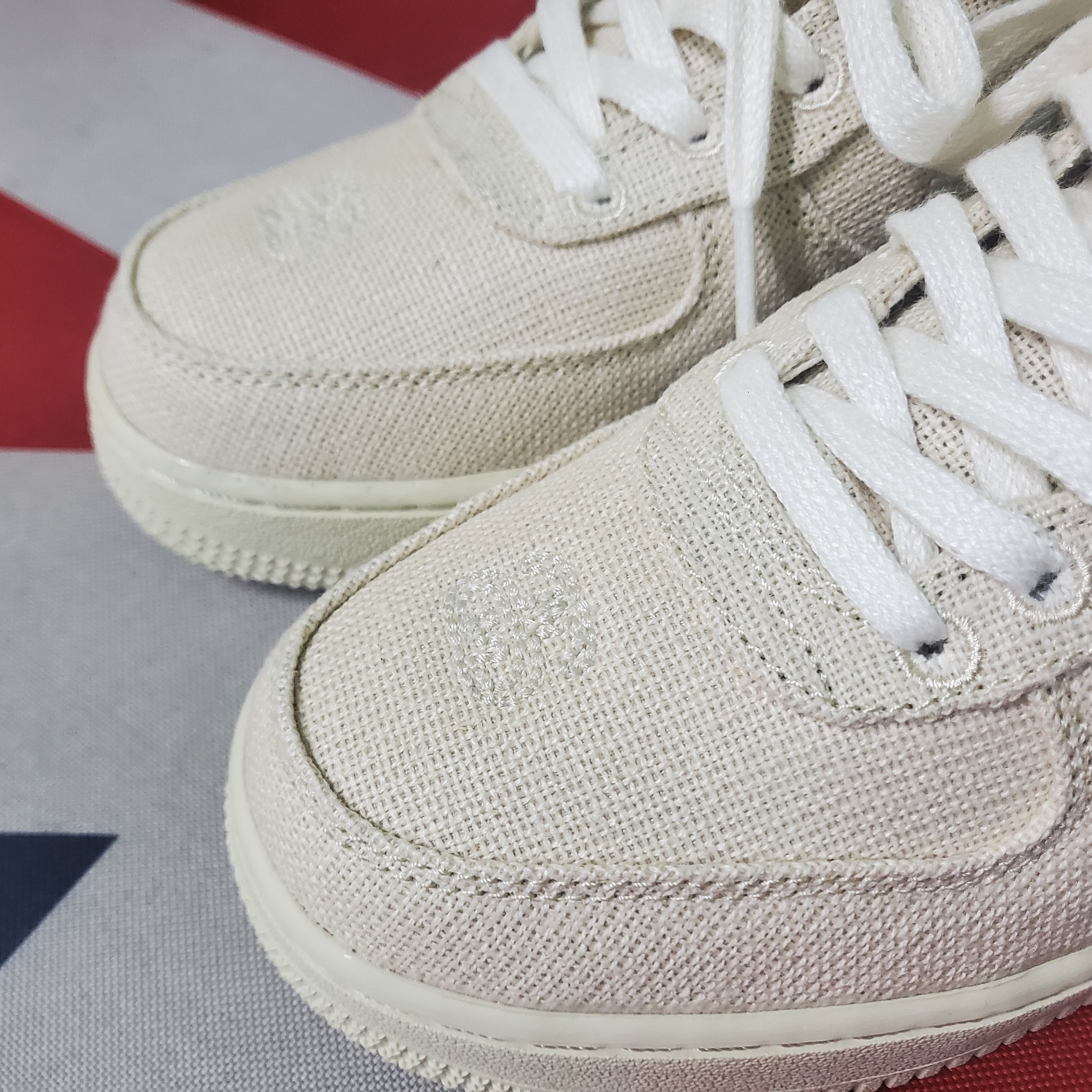 Nike x Stussy Air Force 1 Low Fossil 착용 스타일 - 3