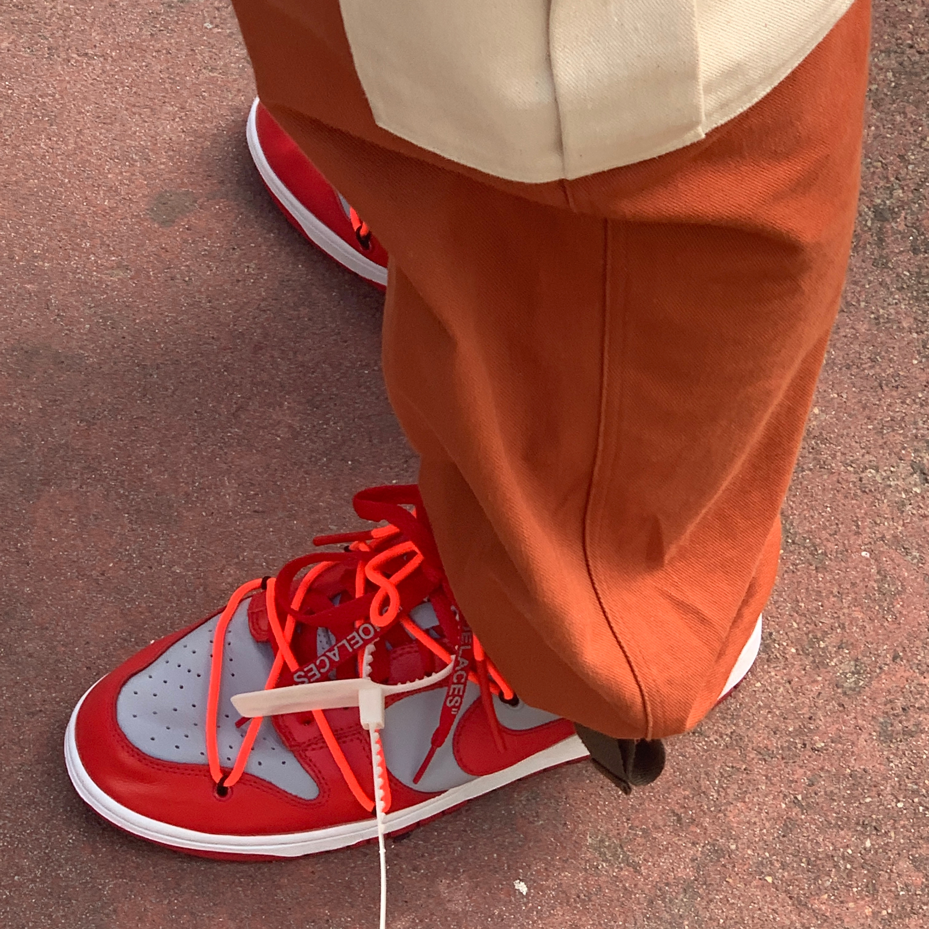 Nike x Off-White Dunk Low University Red 착용 스타일