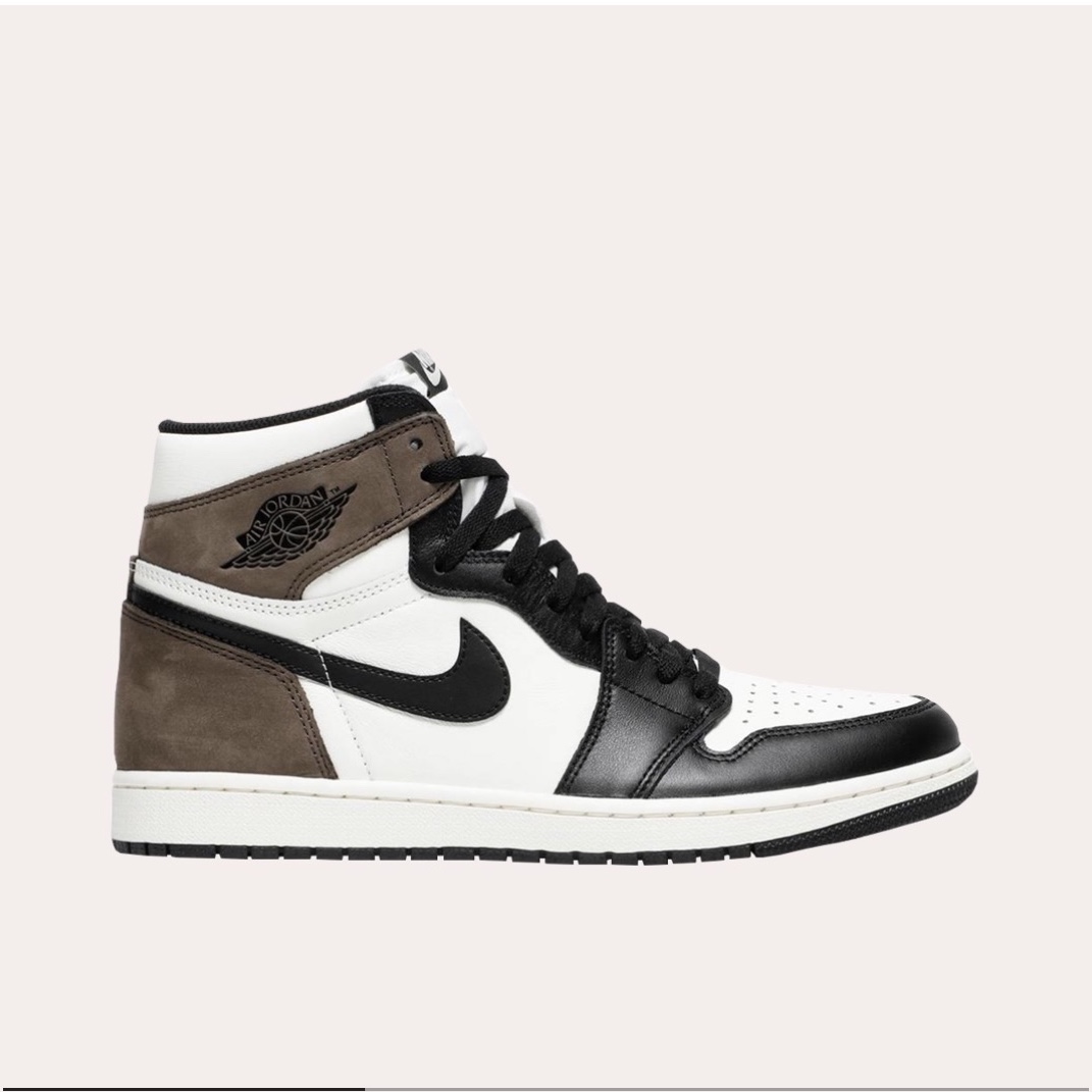 Nike x Sacai VaporWaffle Tour Yellow & Gorge Green Sail, Jordan 1 Retro High OG Black Mocha 착용 스타일 - 2