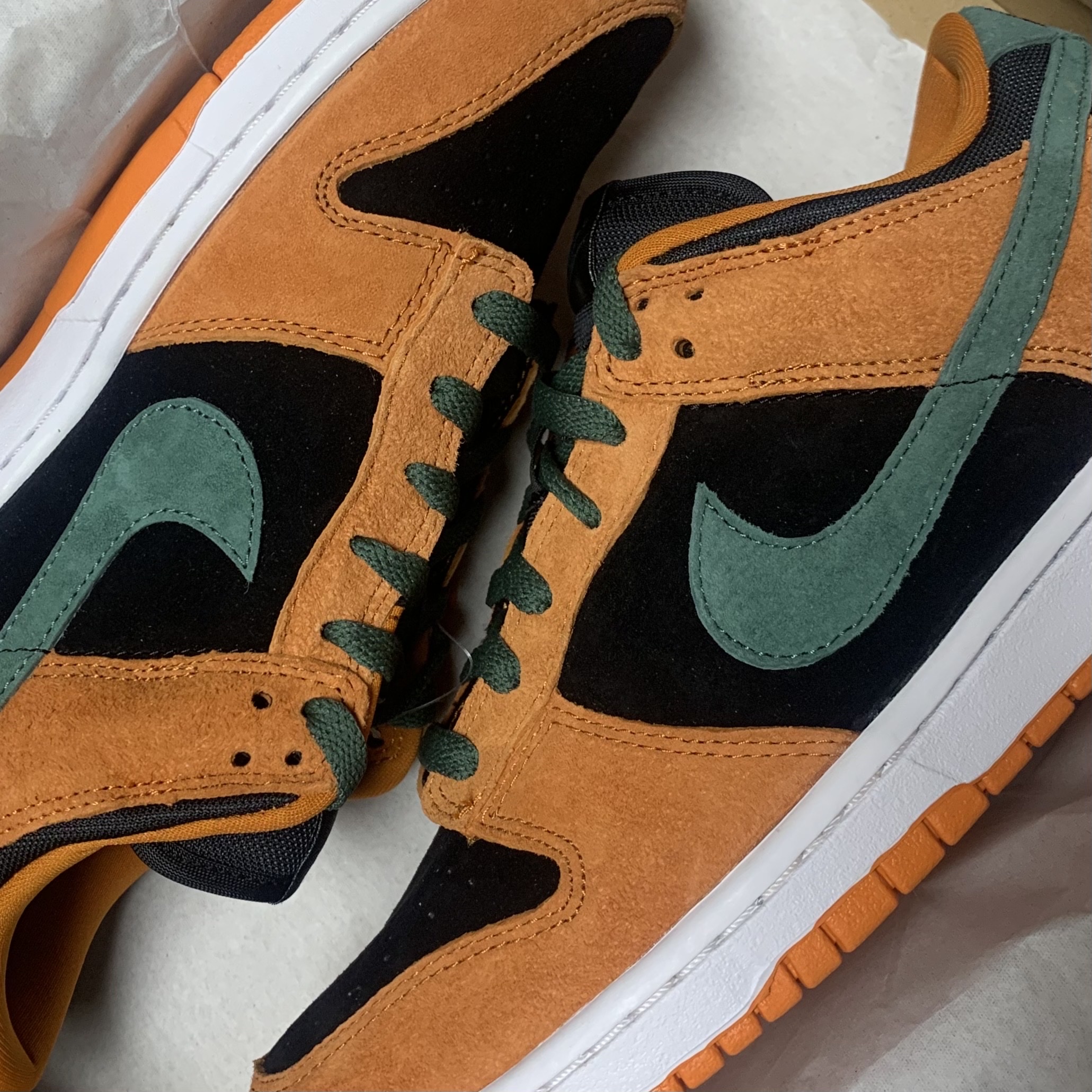 Nike Dunk Low SP Ceramic 착용 스타일 - 2