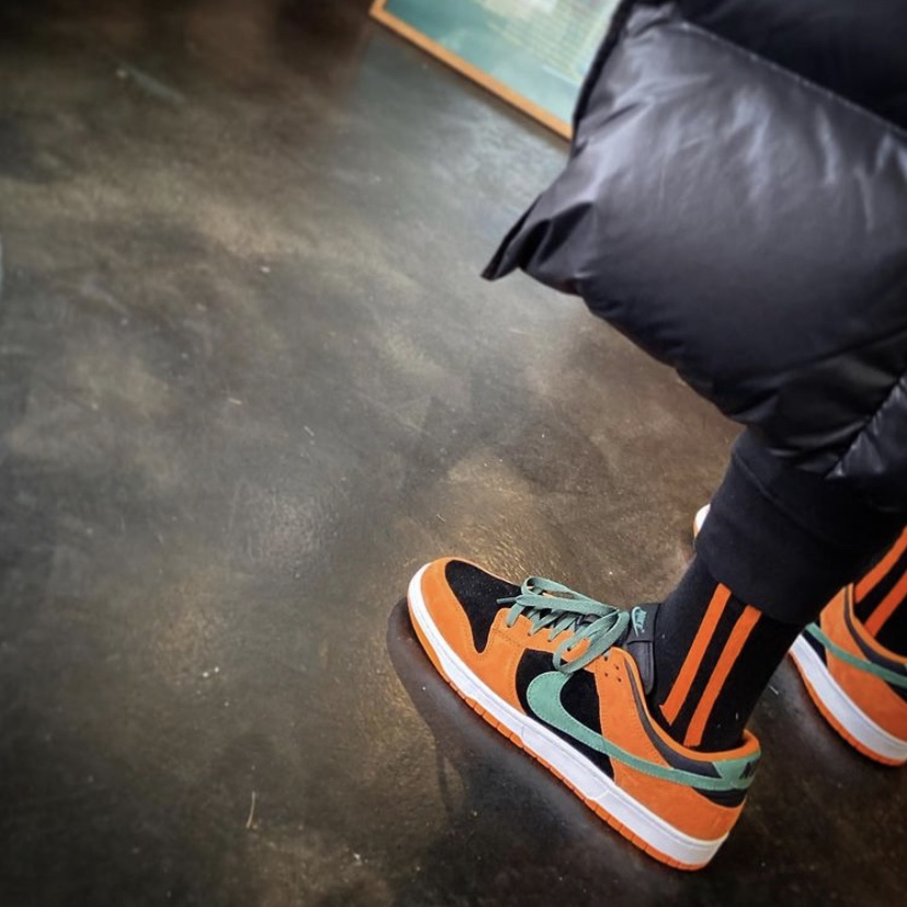 Nike Dunk Low SP Ceramic 착용 스타일 - 4
