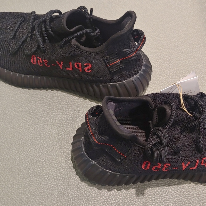 Adidas Yeezy Boost 350 V2 Black Red 2020 착용 스타일