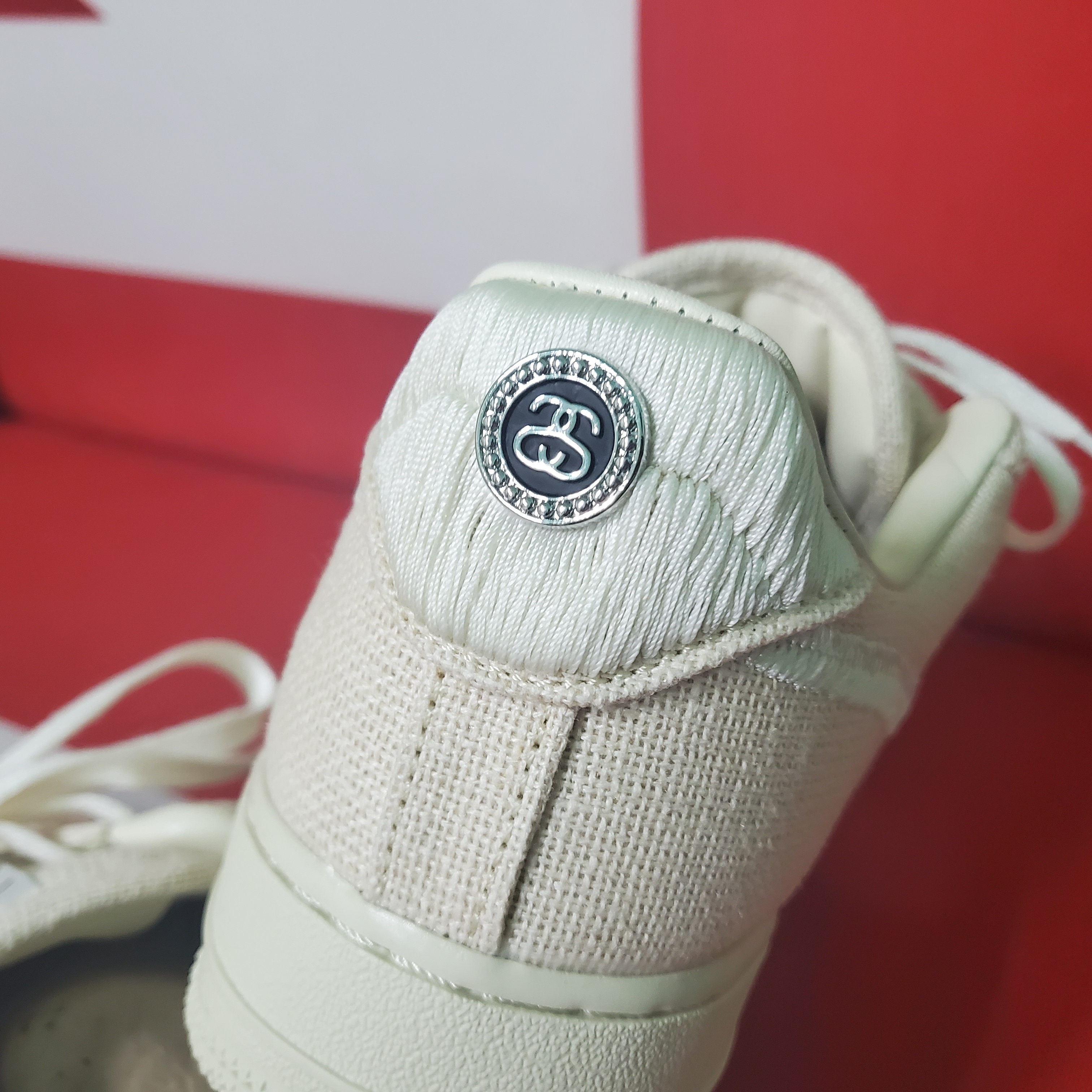 Nike x Stussy Air Force 1 Low Fossil 착용 스타일 - 5