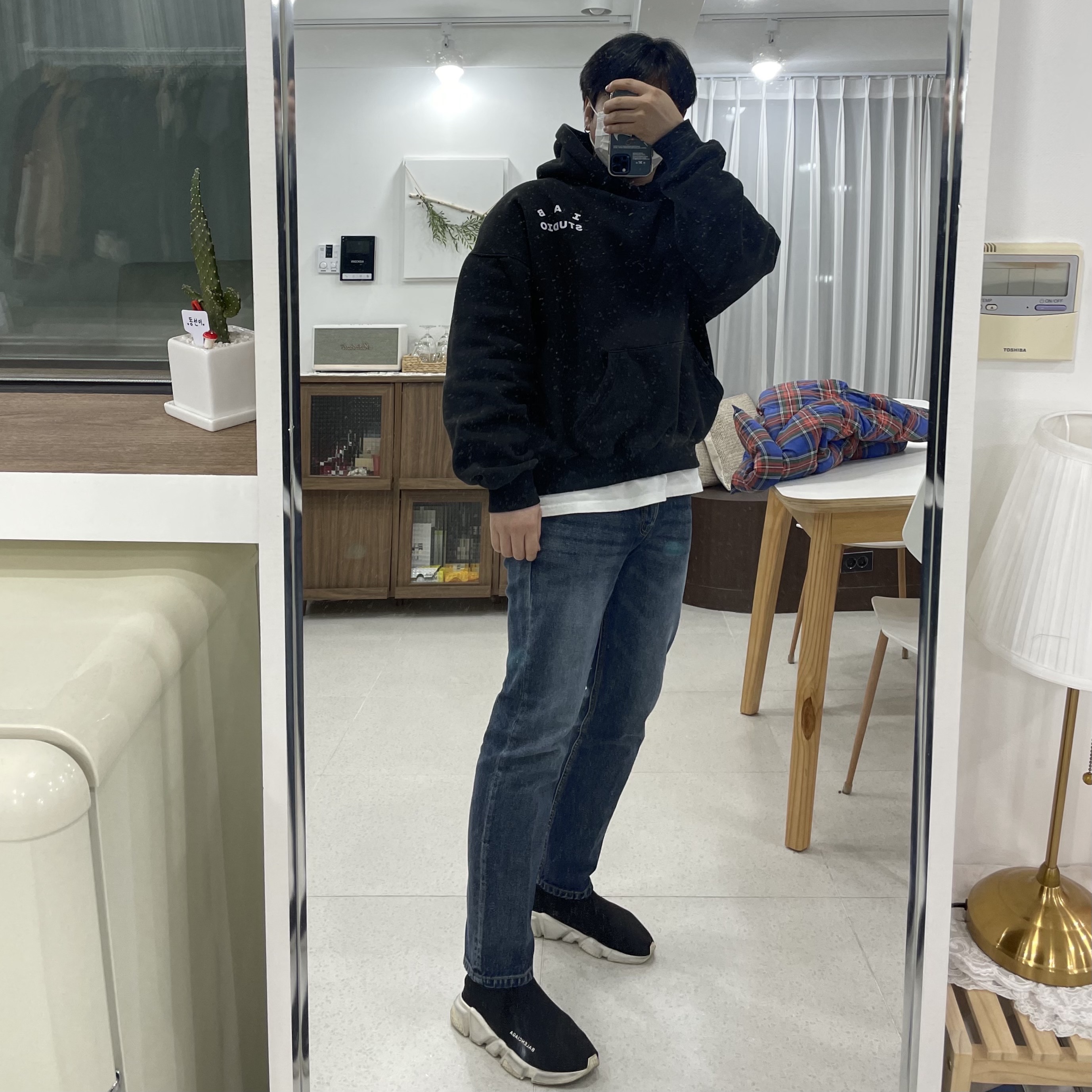 insta : j.jongsuk_님의 스타일