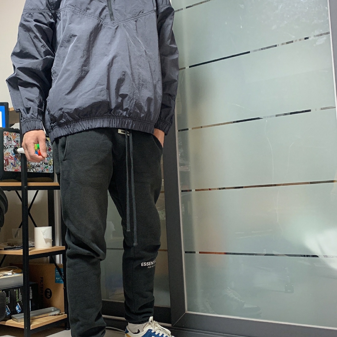 Nike x Stussy Windrunner Jacket Off Noir, Essentials Fleece Lounge Pants Navy/Dark Navy - Ssense Exclusive 착용 스타일