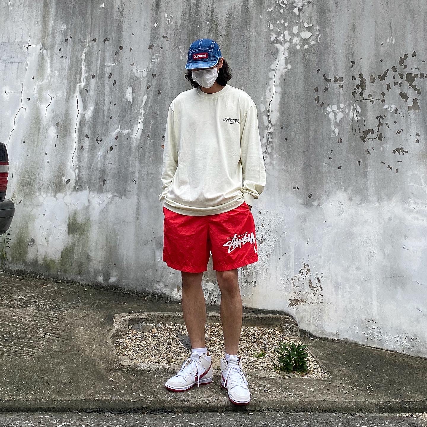 Nike SB Dunk High Sail Bright Crimson, Nike x Stussy Water Shorts Habanero Red 착용 스타일