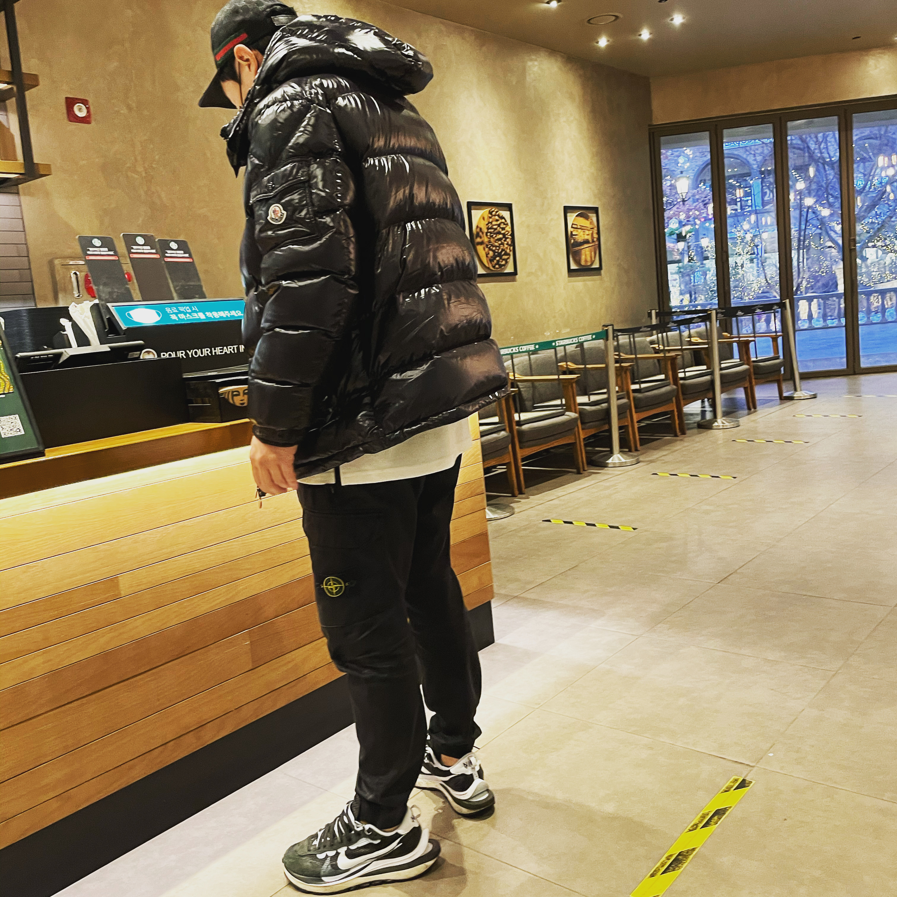 Nike x Sacai VaporWaffle Black White 착용 스타일