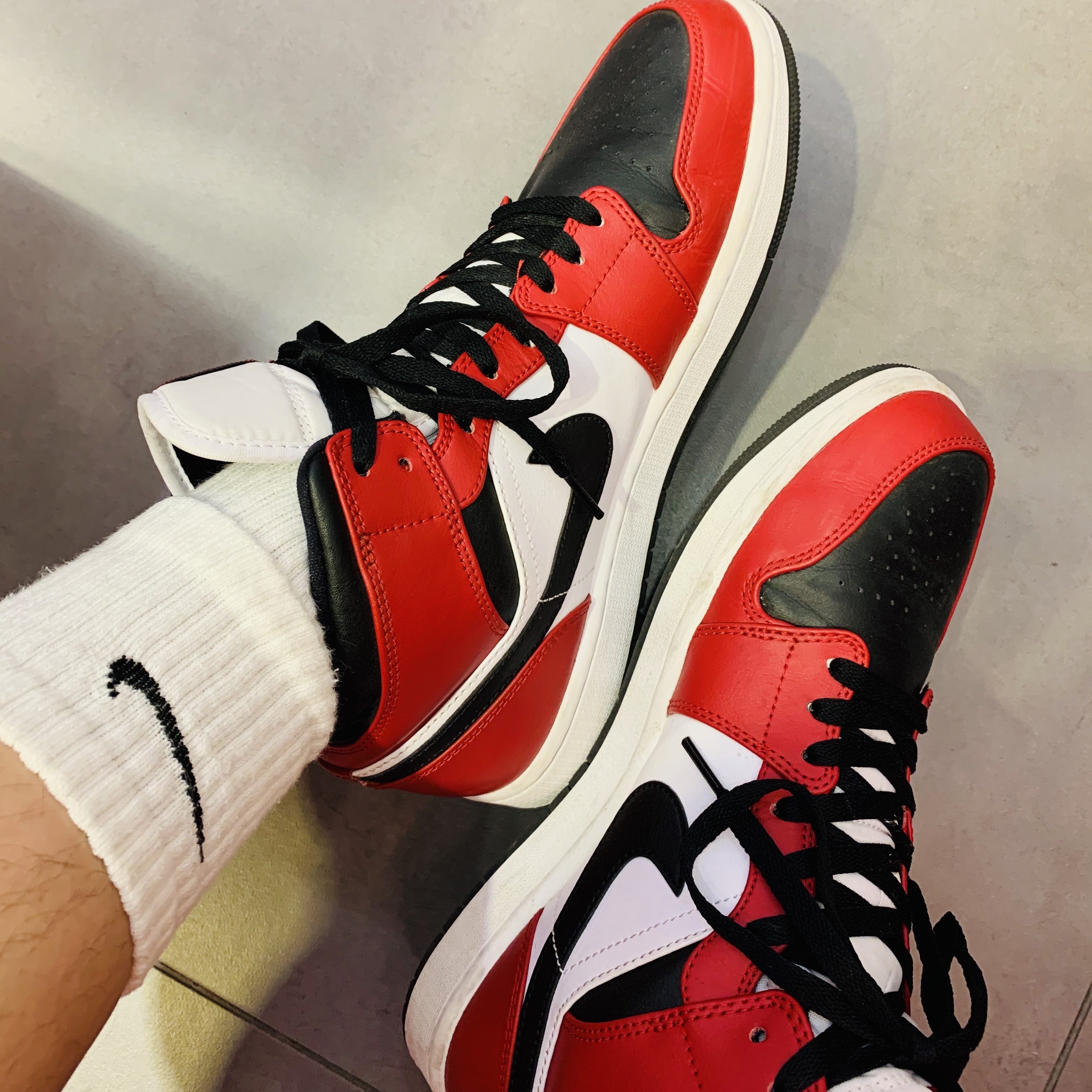 Jordan 1 Mid Chicago Black Toe 착용 스타일