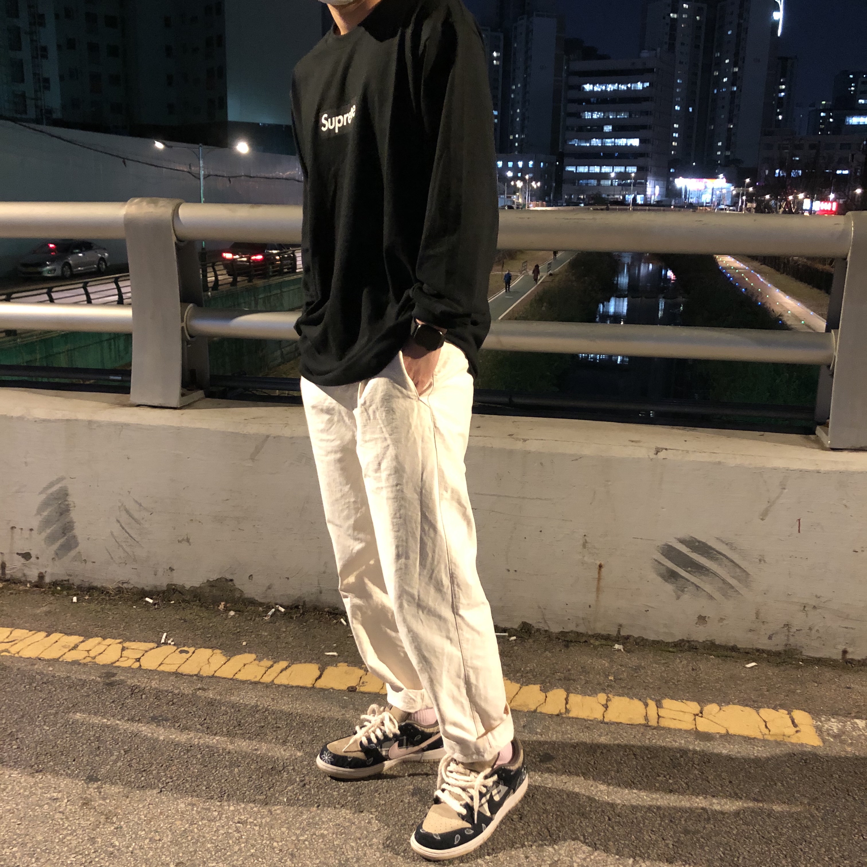Nike x Travis Scott SB Dunk Low, Supreme Box Logo L/S T-Shirt Black - 20FW 착용 스타일 - 2