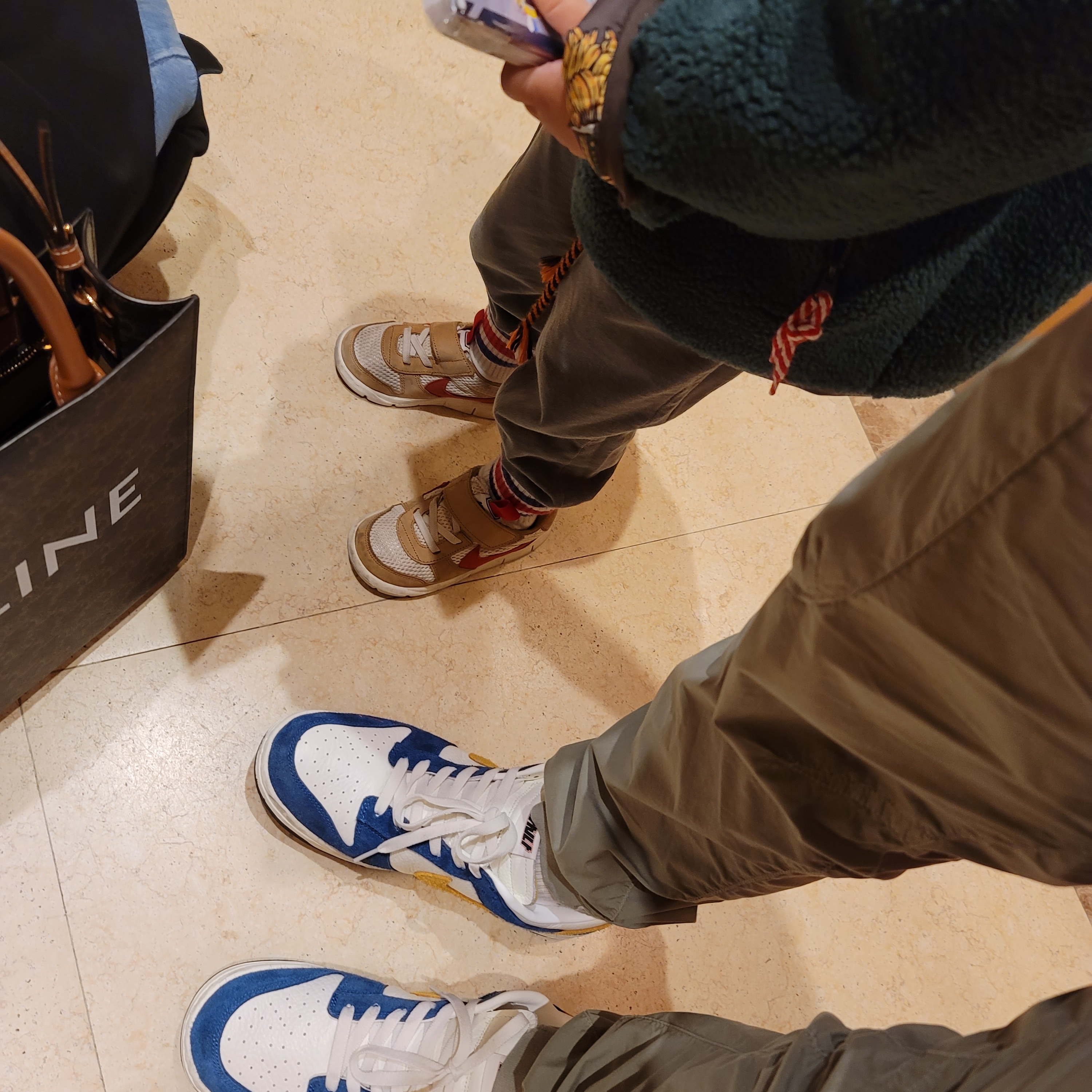 (TD) Nike Dunk Low Brazil 2020, Nike x Peaceminusone Air Force 1 Low Para-Noise 2.0 착용 스타일 - 3