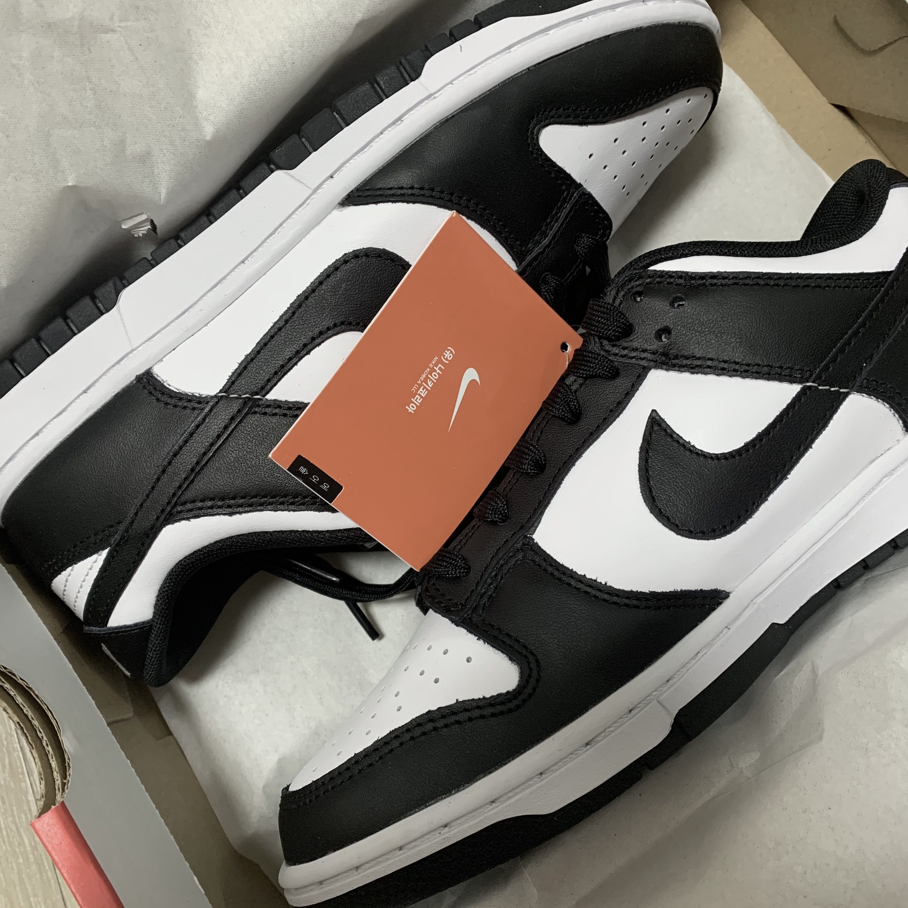Nike Dunk Low Retro Black 착용 스타일