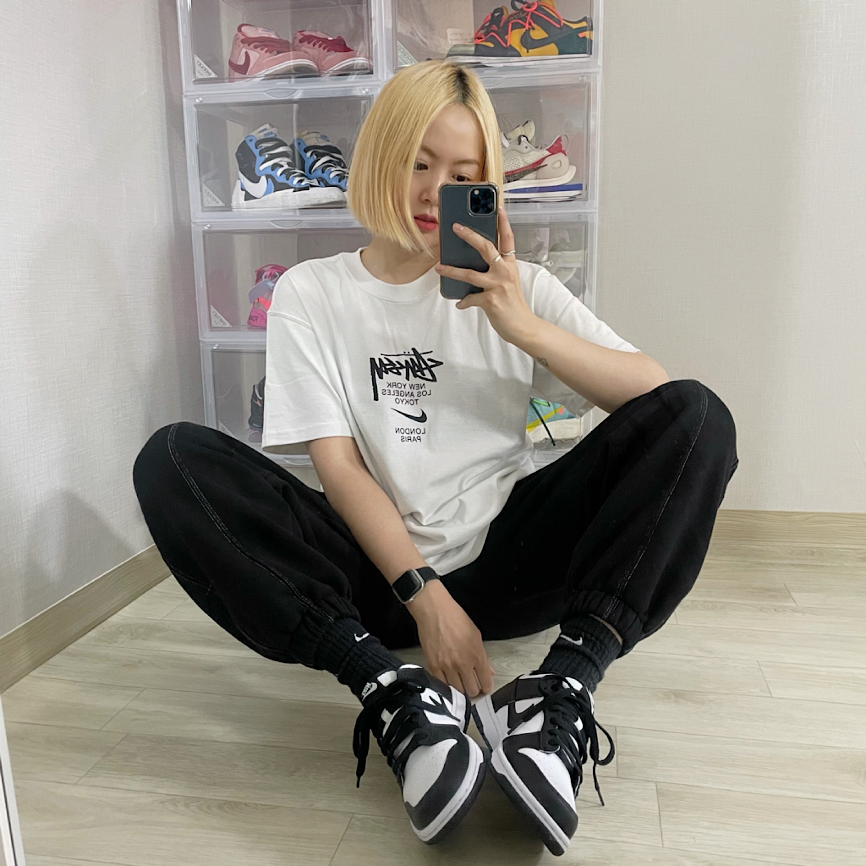 (GS) Nike Dunk Low Black, Nike x Stussy WT T-Shirt White - Asia 착용 스타일