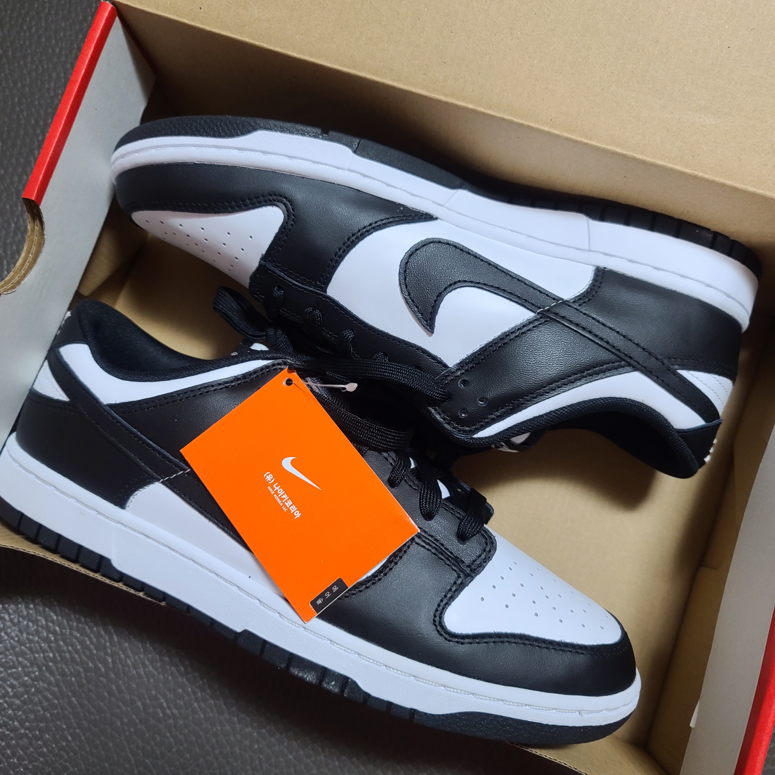 Nike Dunk Low Retro Black 착용 스타일 - 2
