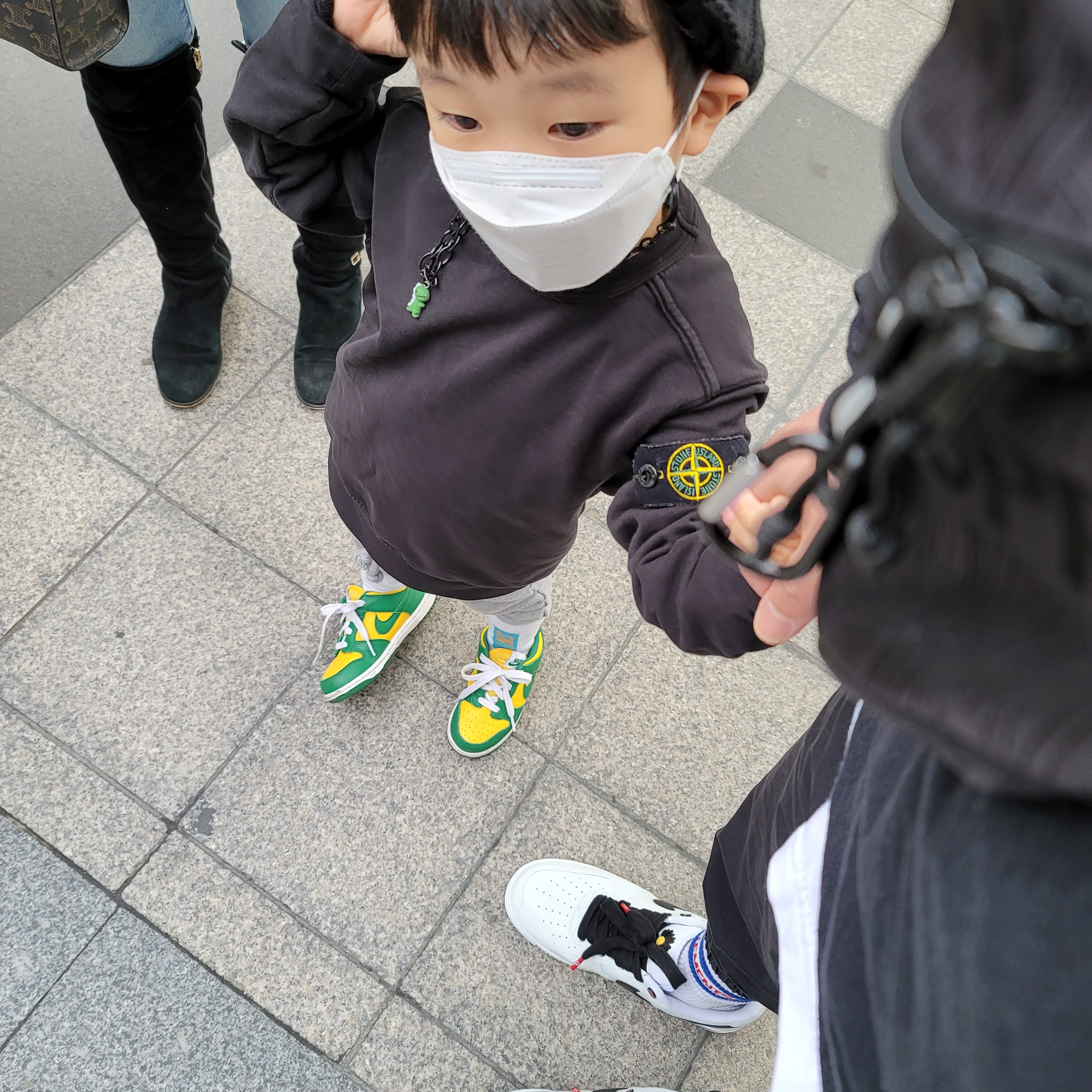 (TD) Nike Dunk Low Brazil 2020, Nike x Peaceminusone Air Force 1 Low Para-Noise 2.0 착용 스타일 - 1