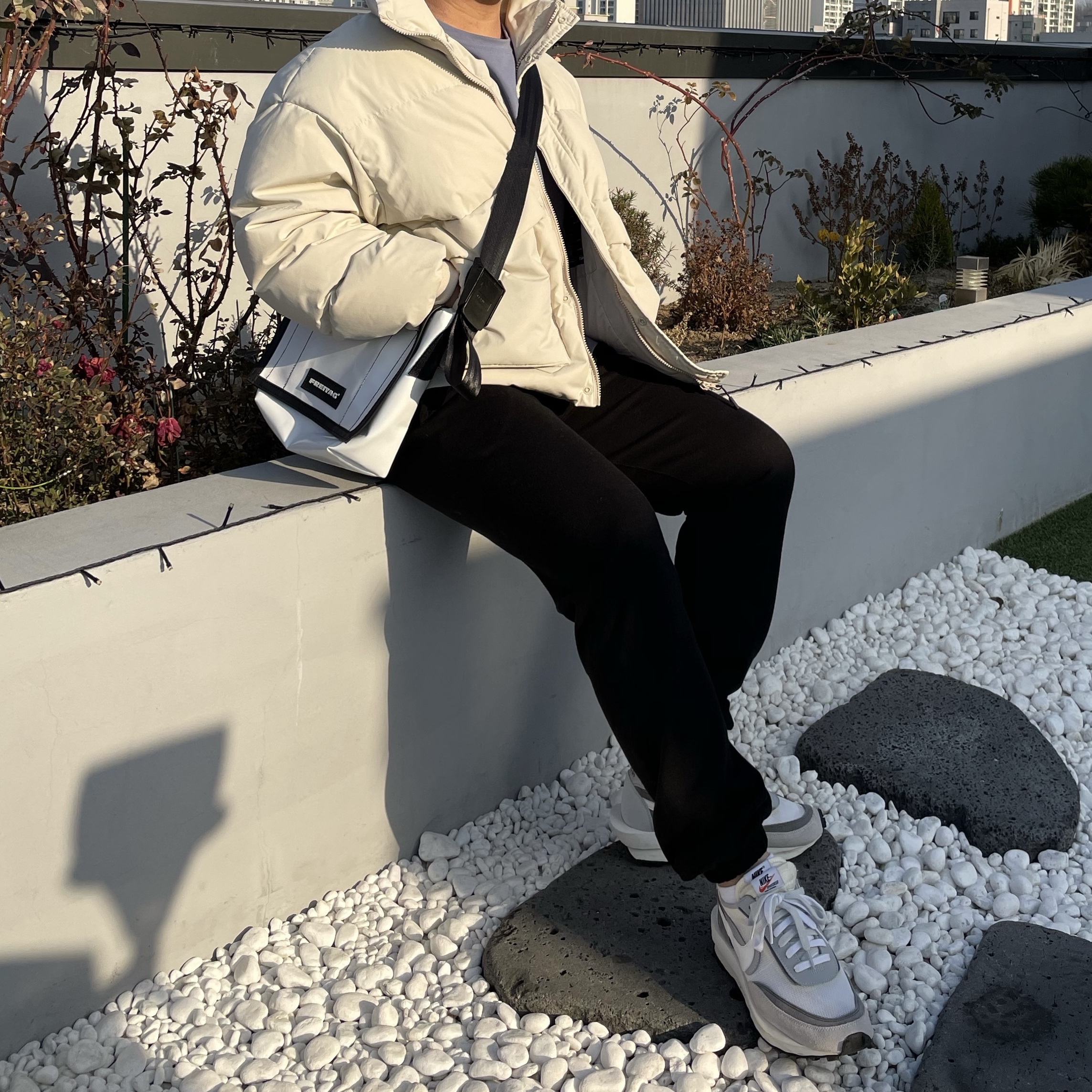Nike x Sacai LDWaffle Summit White 착용 스타일