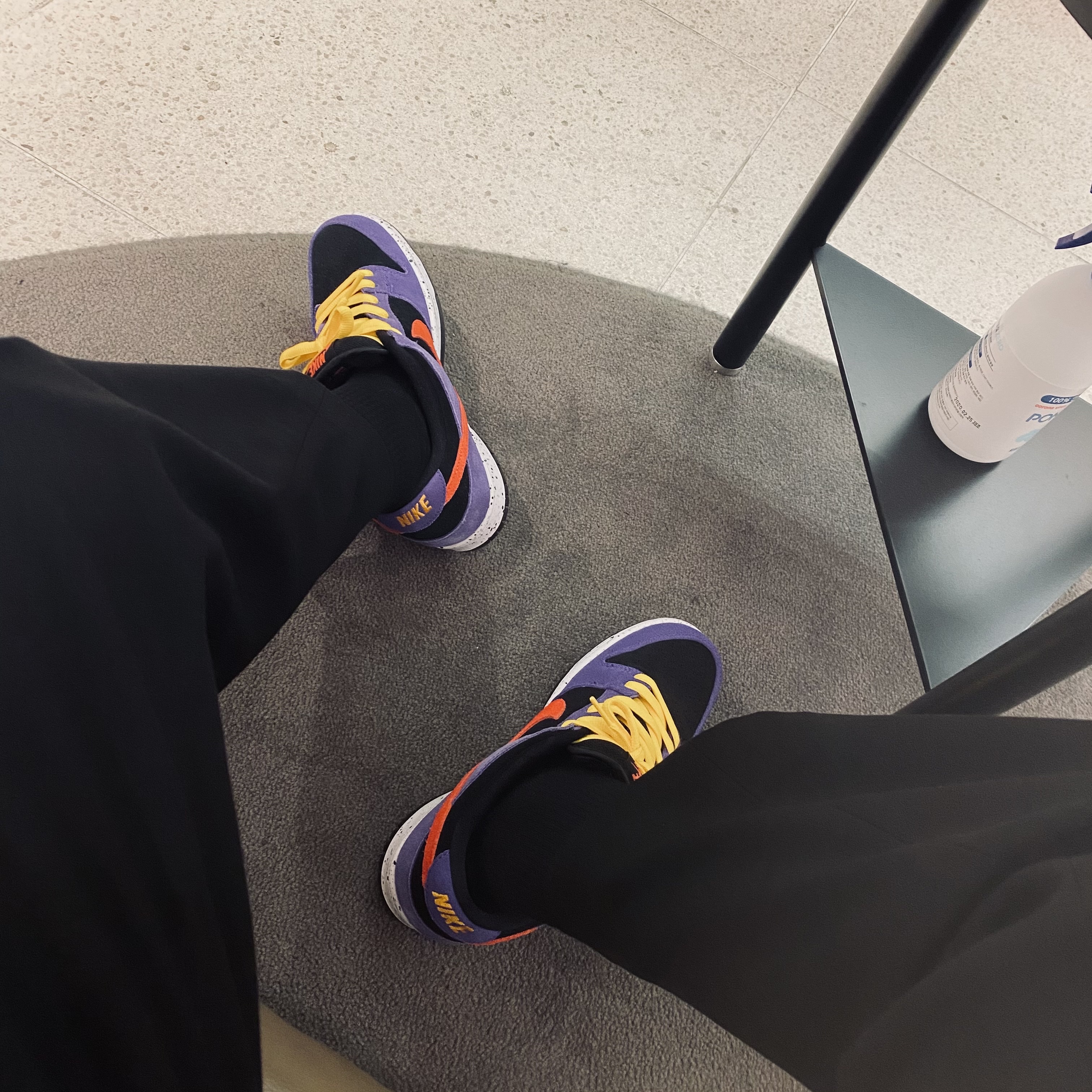 Nike SB Dunk Low Pro Trail, Essentials 3D Silicon Applique Crewneck Gray Flannel/Charcoal - 20SS 착용 스타일 - 2
