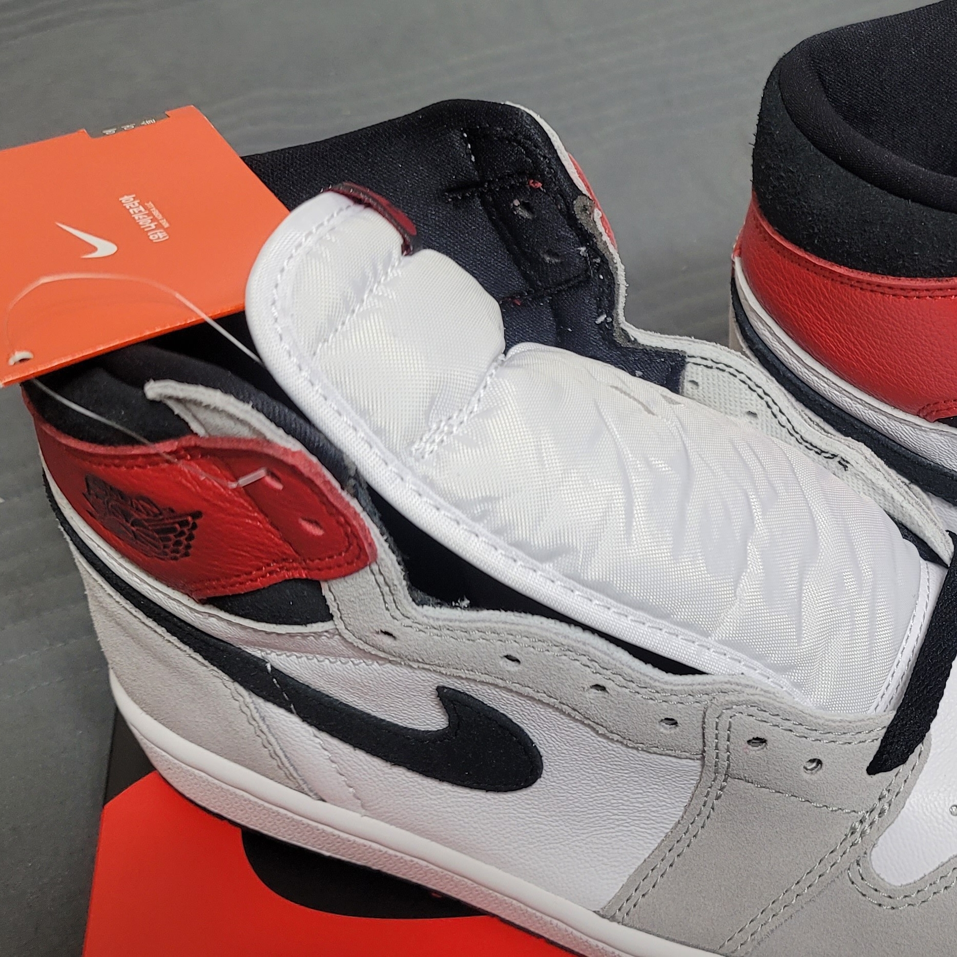 Jordan 1 Retro High OG Light Smoke Grey 착용 스타일
