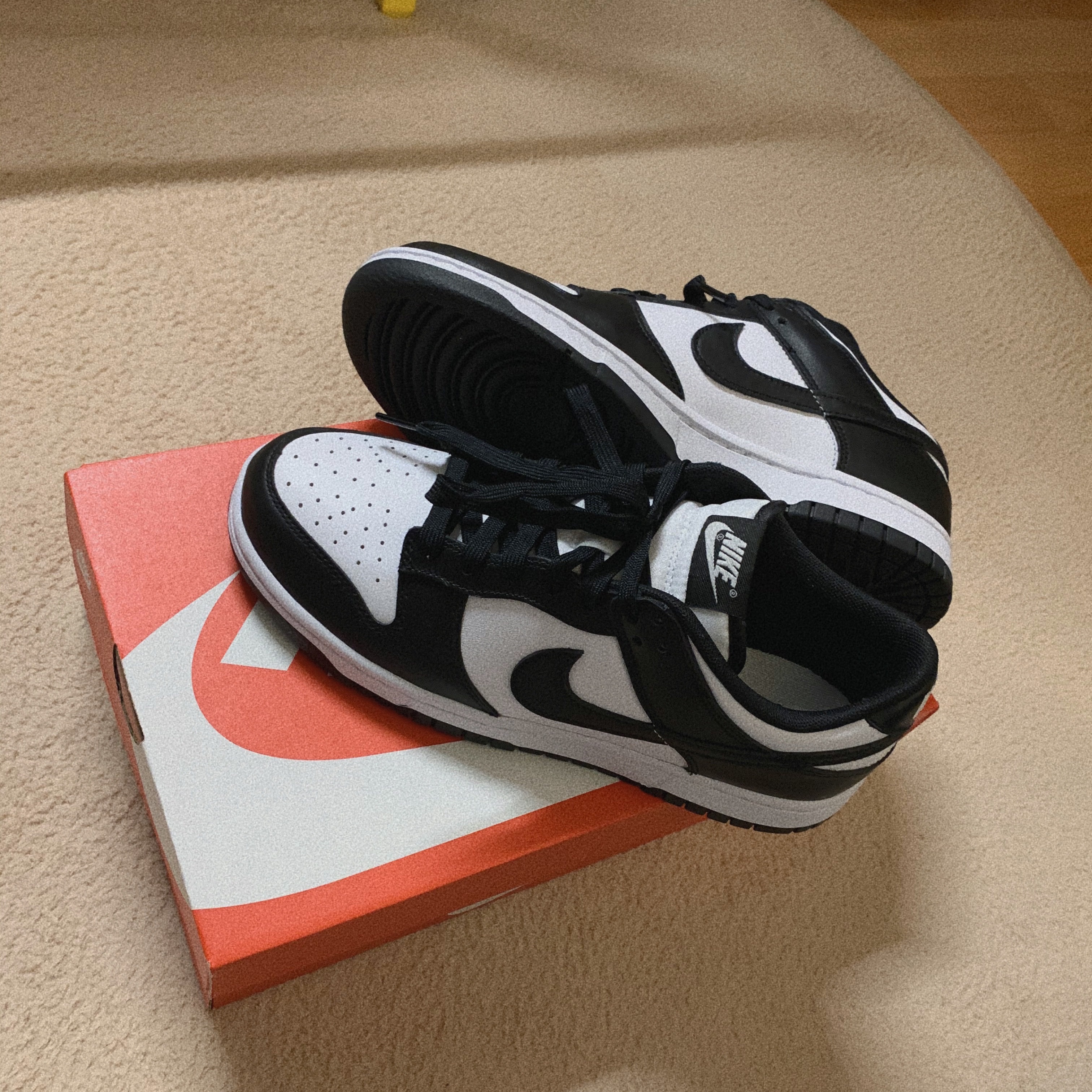 Nike Dunk Low Retro Black 착용 스타일 - 3
