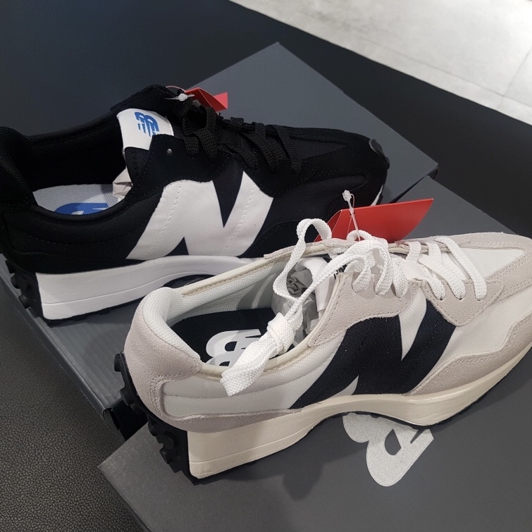 New Balance 327 White Black, New Balance 327 Black 착용 스타일