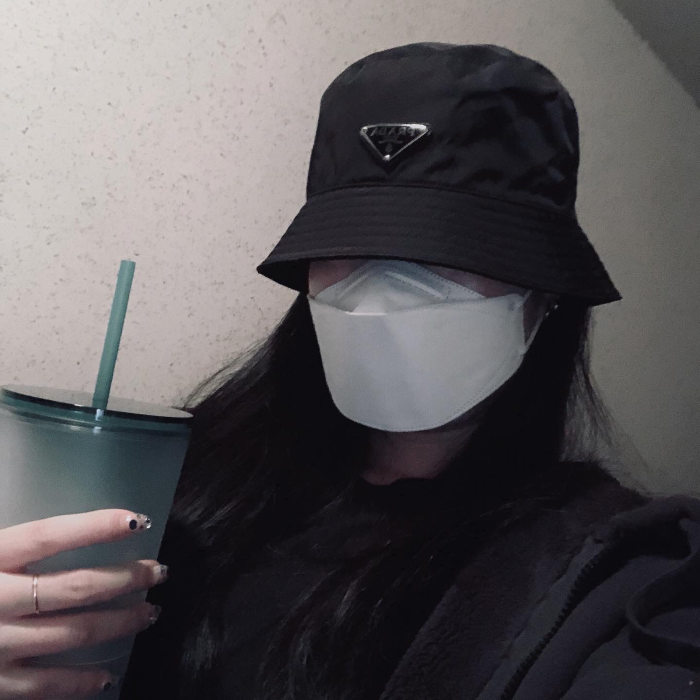 Prada Re-Nylon Bucket Hat Black 착용 스타일