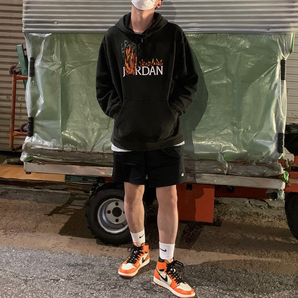 Jordan 1 Retro High OG Reverse Shattered Backboard 착용 스타일