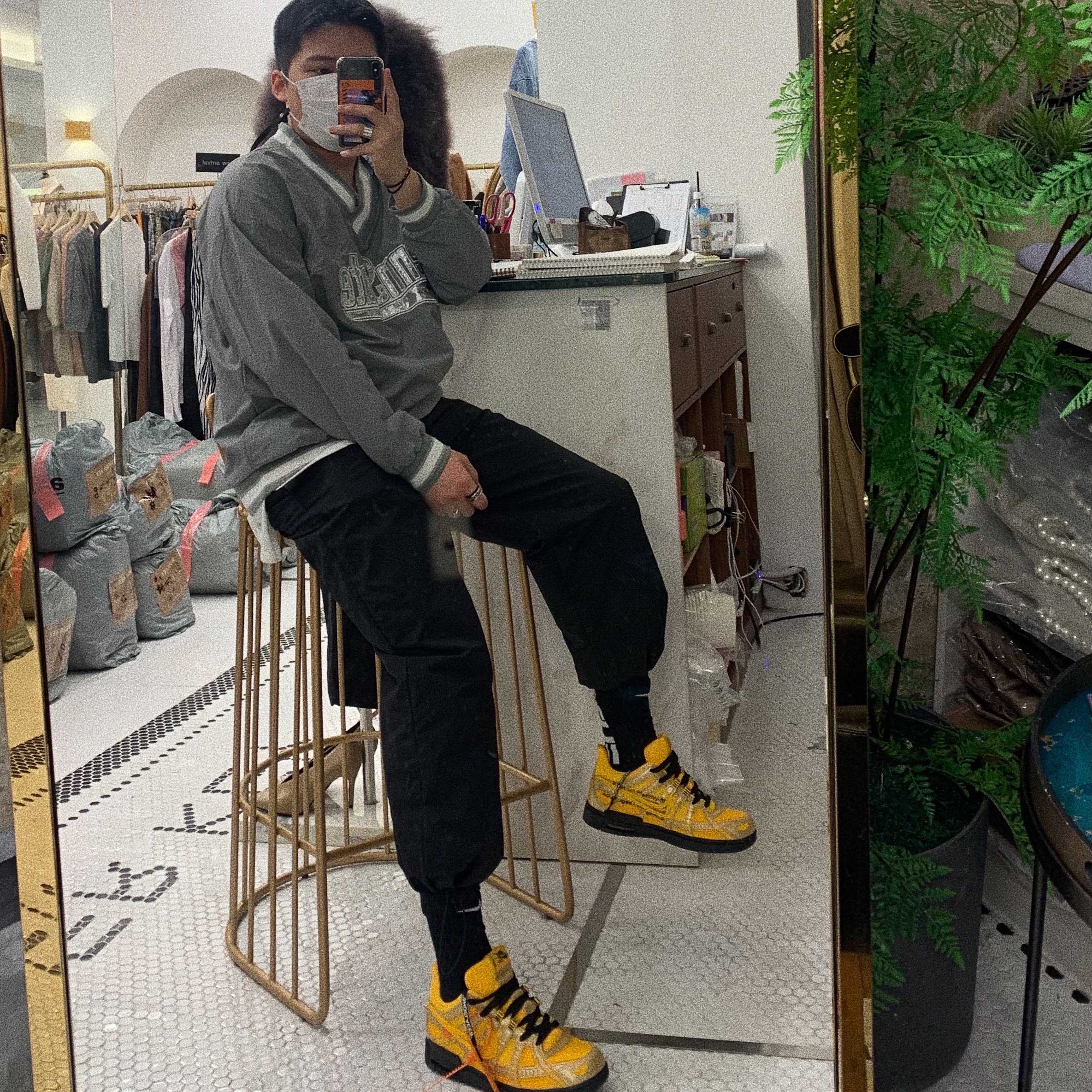 Nike x Off-White Air Rubber Dunk University Gold 착용 스타일