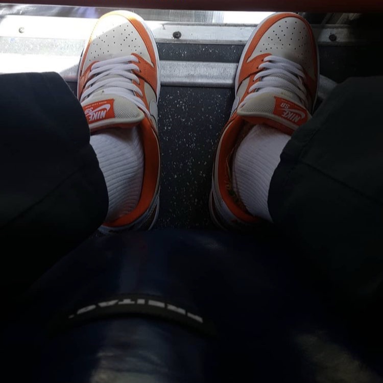 Nike Dunk SB Low Orange Box 착용 스타일