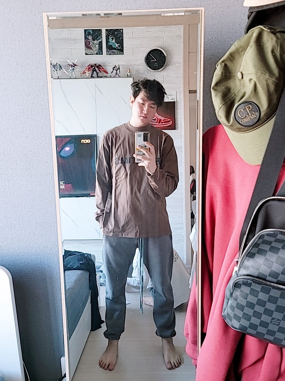Essentials 3D Silicon Applique Boxy Long Sleeve T-Shirt Weathered Black - 20FW, Essentials Sweatpants Gray Flannel/Charcoal - 20SS 착용 스타일 - 2