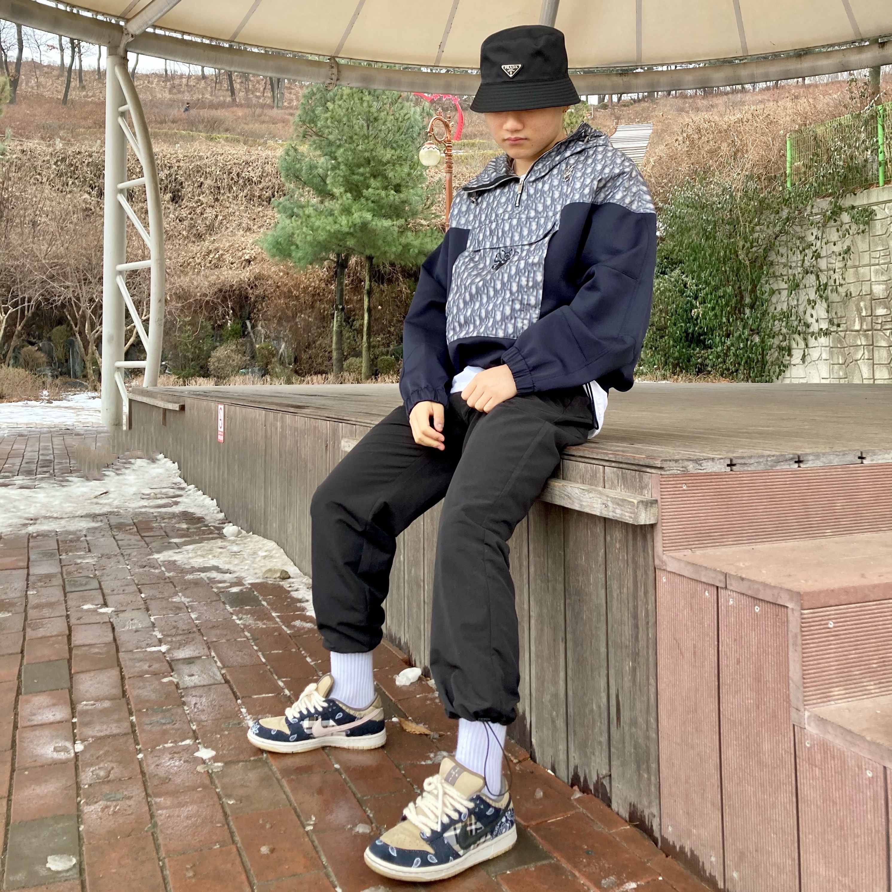 Nike x Travis Scott SB Dunk Low 착용 스타일 - 3