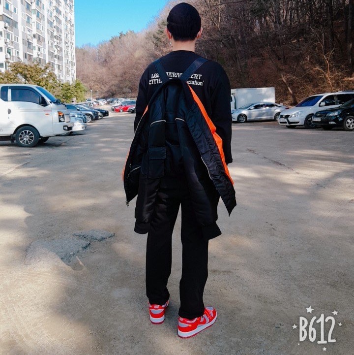 Nike x Off-White Dunk Low University Red 착용 스타일 - 2