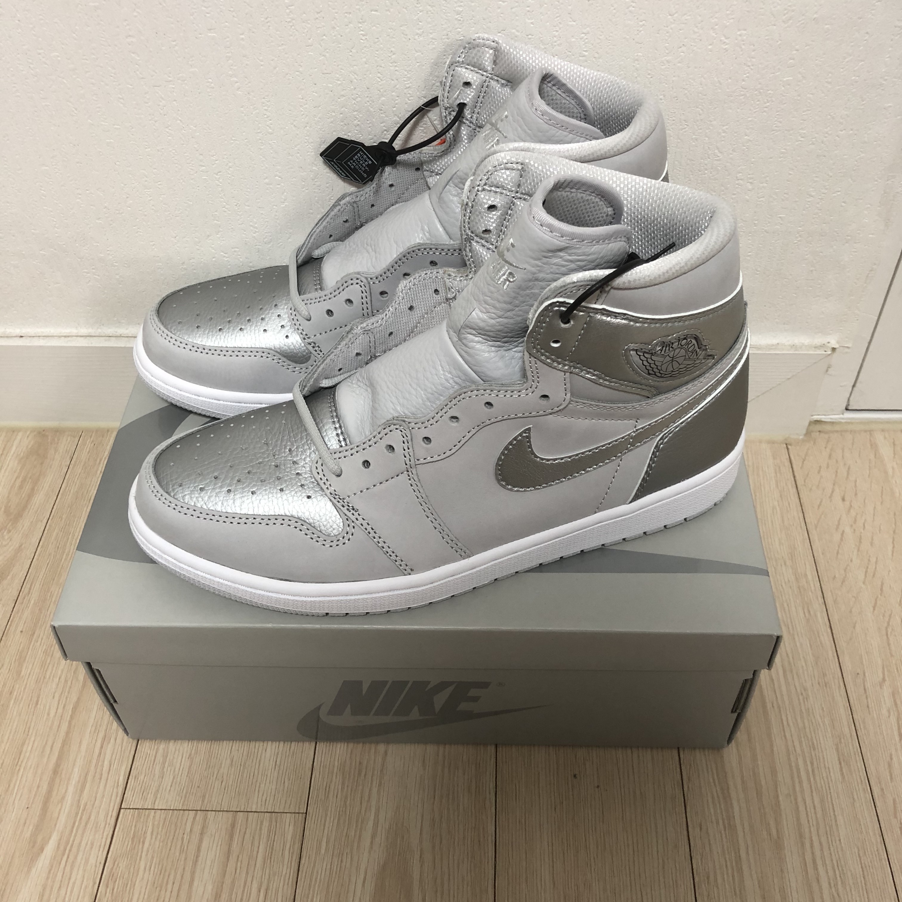 Jordan 1 Retro High OG CO.JP Neutral Grey 착용 스타일