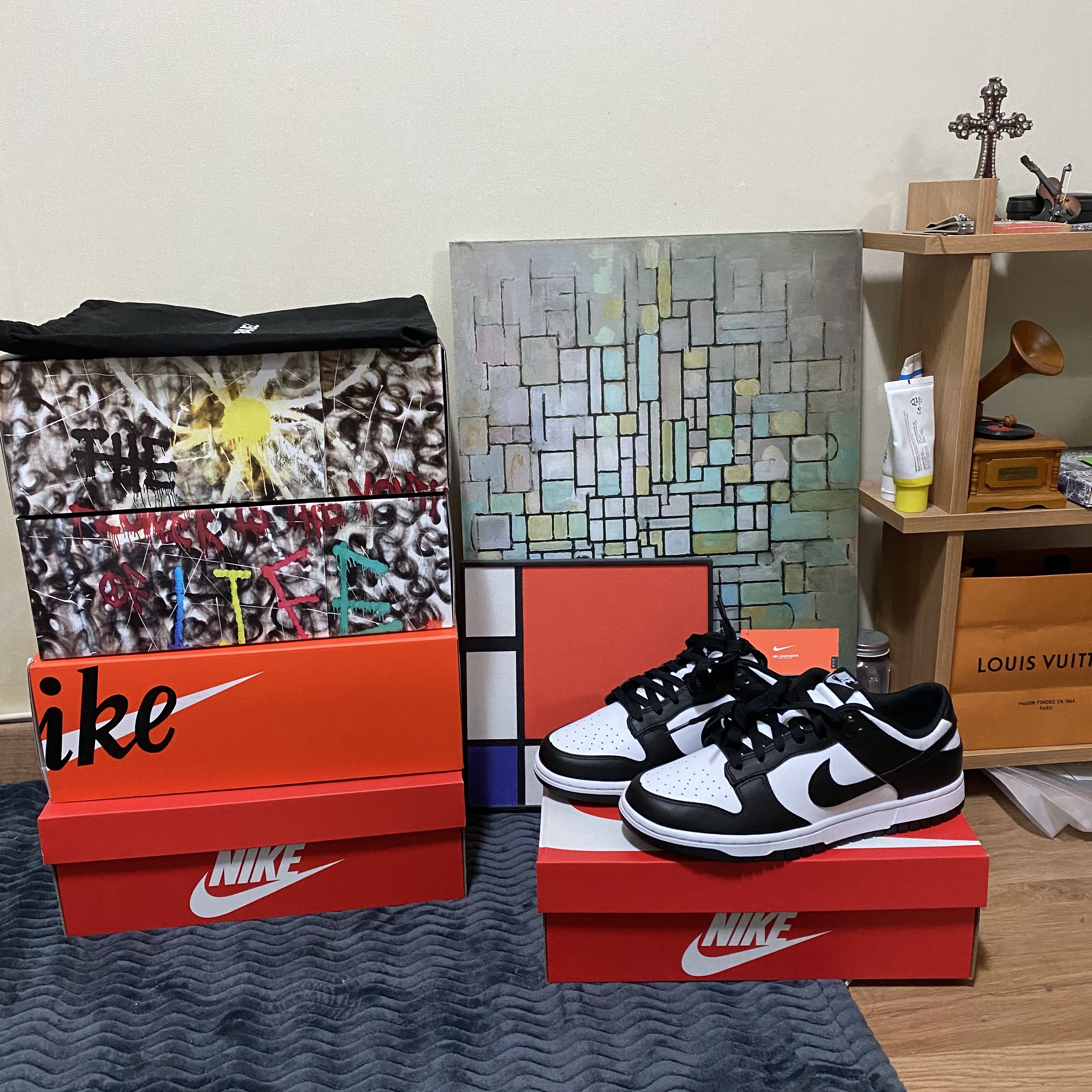 Nike Dunk Low Retro Black, Nike x Kasina Dunk Low 80's Bus 착용 스타일