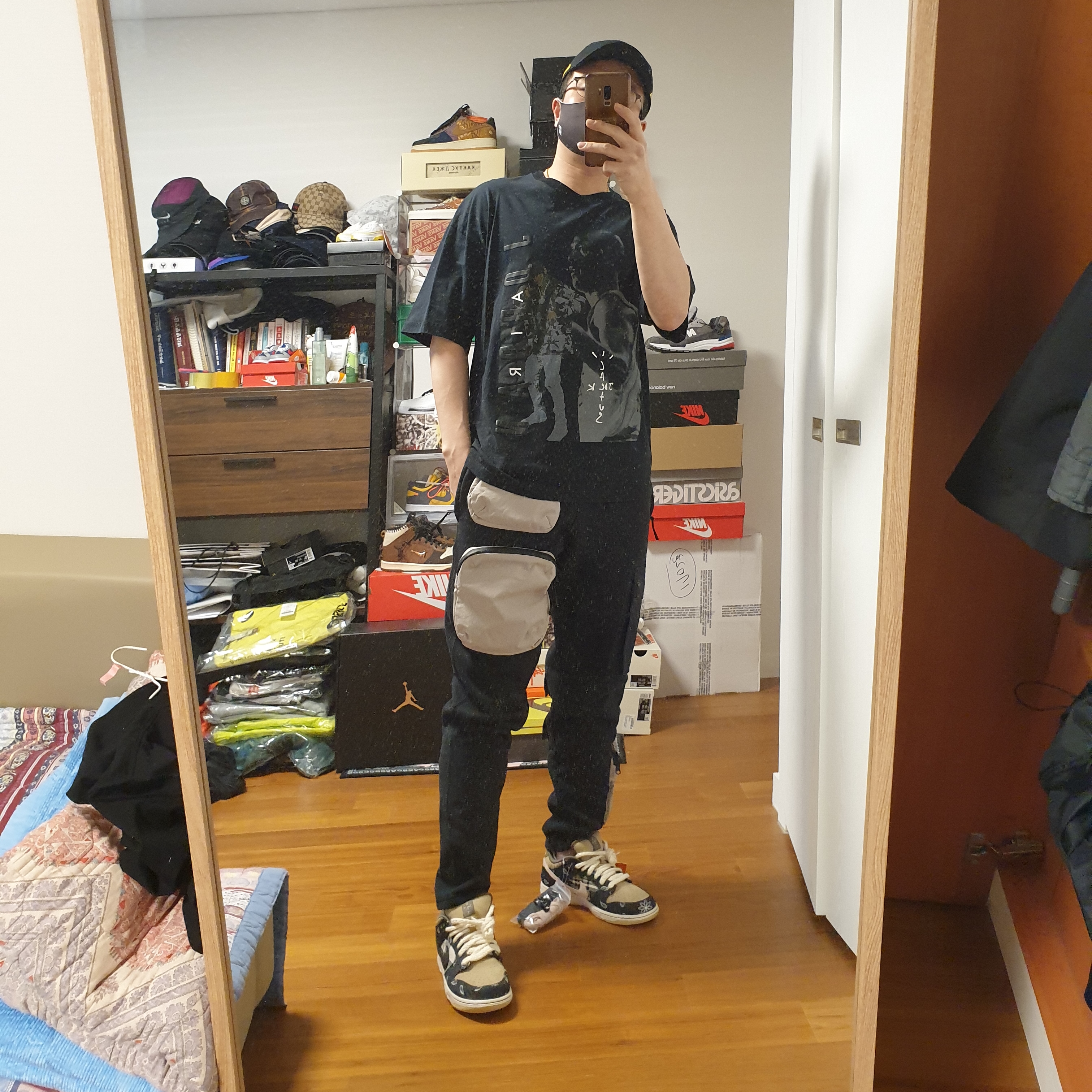 Nike x Travis Scott SB Dunk Low, Nike x Travis Scott NRG AG Utility Sweatpants Black 착용 스타일 - 2
