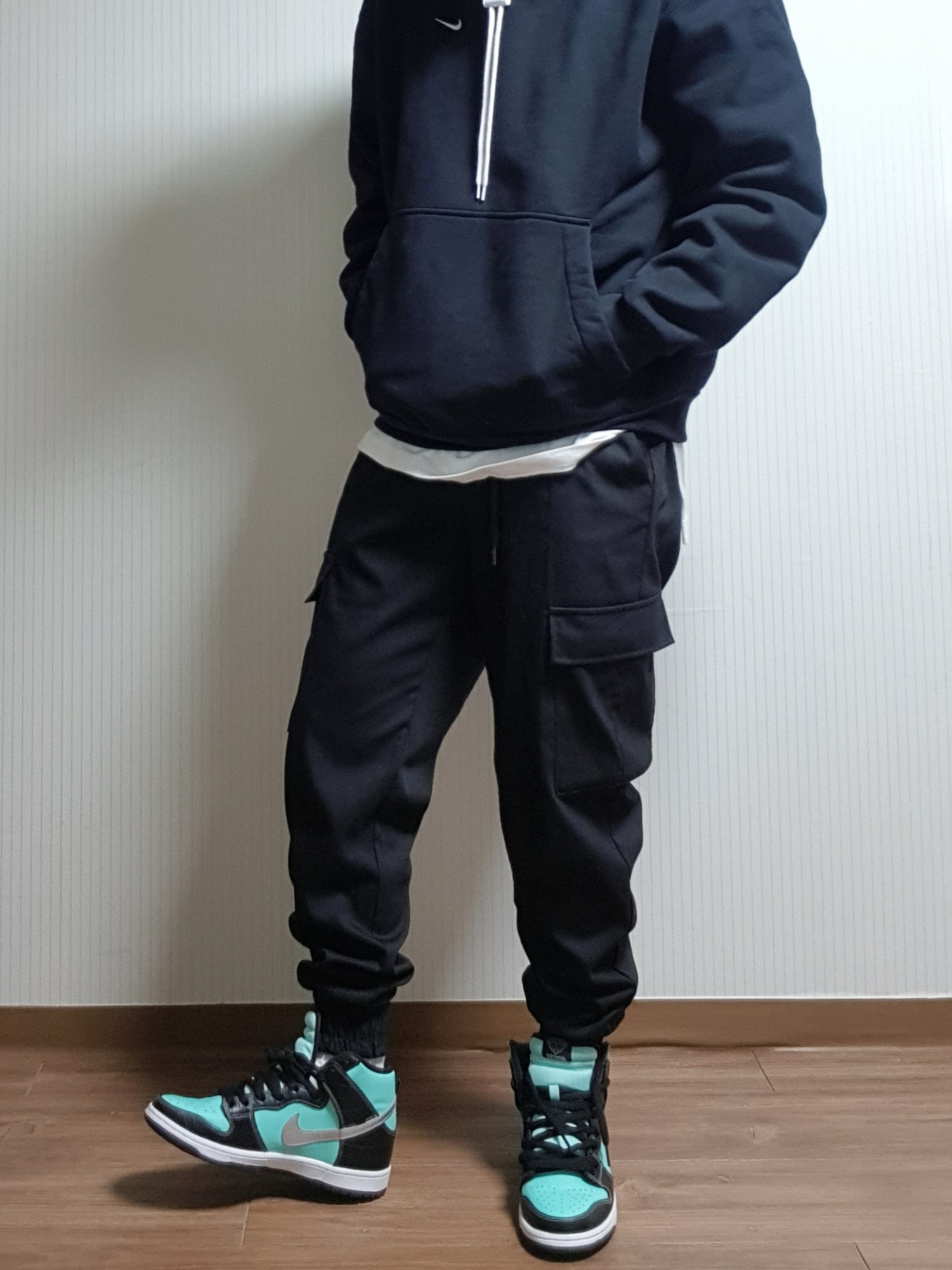 Nike M NRG Hoodie Black, Nike x Diamond Supply Co. SB Dunk High Tiffany 착용 스타일