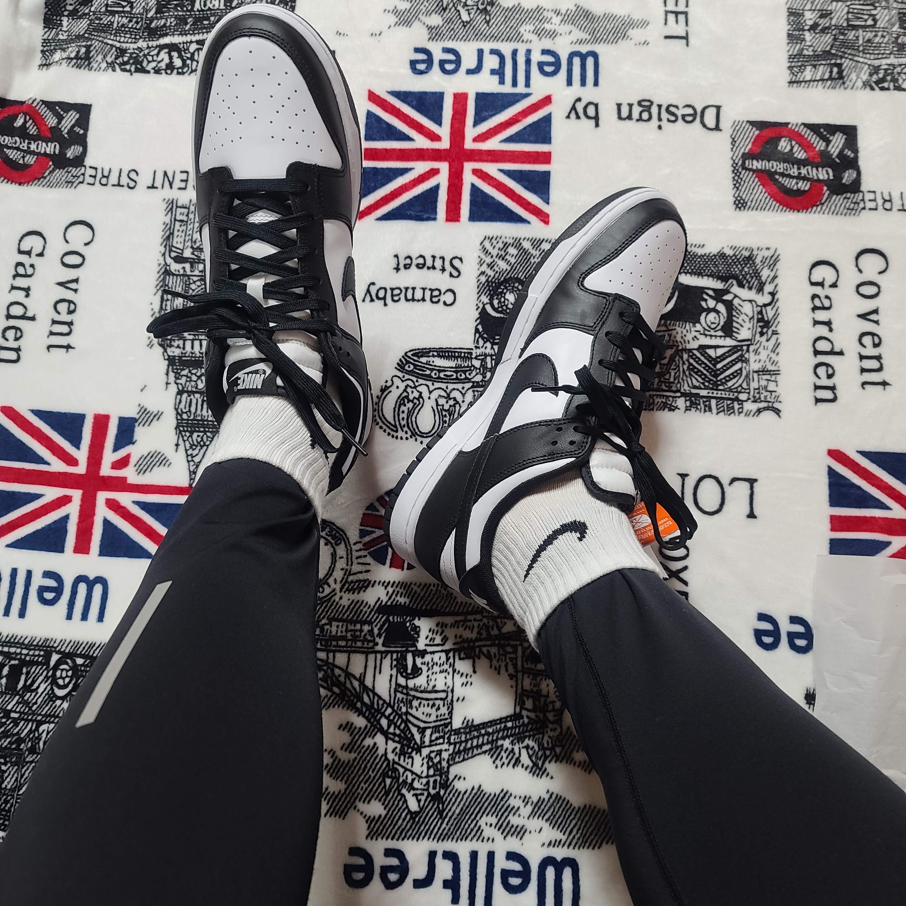 Nike Dunk Low Retro Black 착용 스타일 - 1