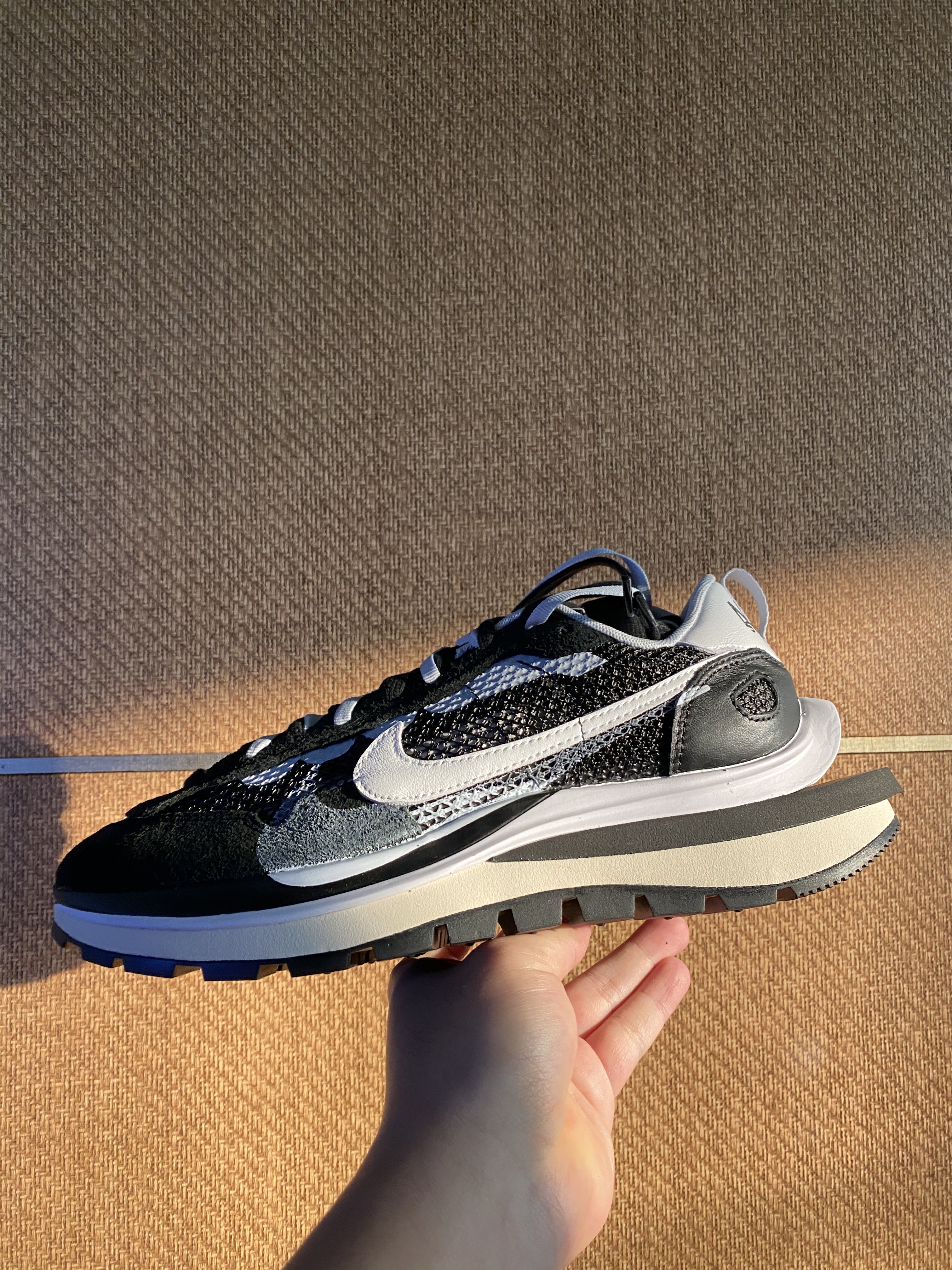 Nike x Sacai VaporWaffle Black White 착용 스타일