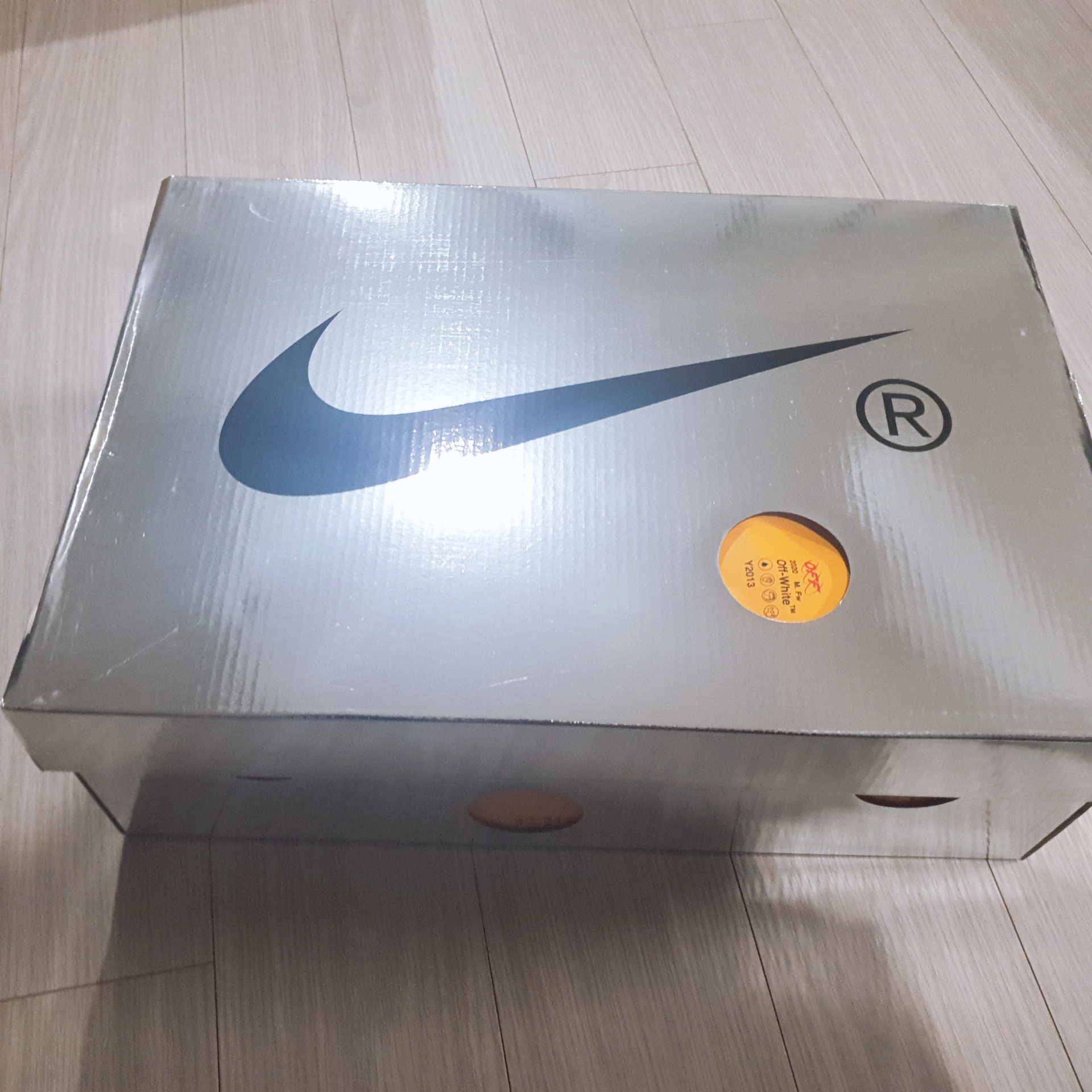 Nike x Off-White Air Rubber Dunk University Gold 착용 스타일 - 1