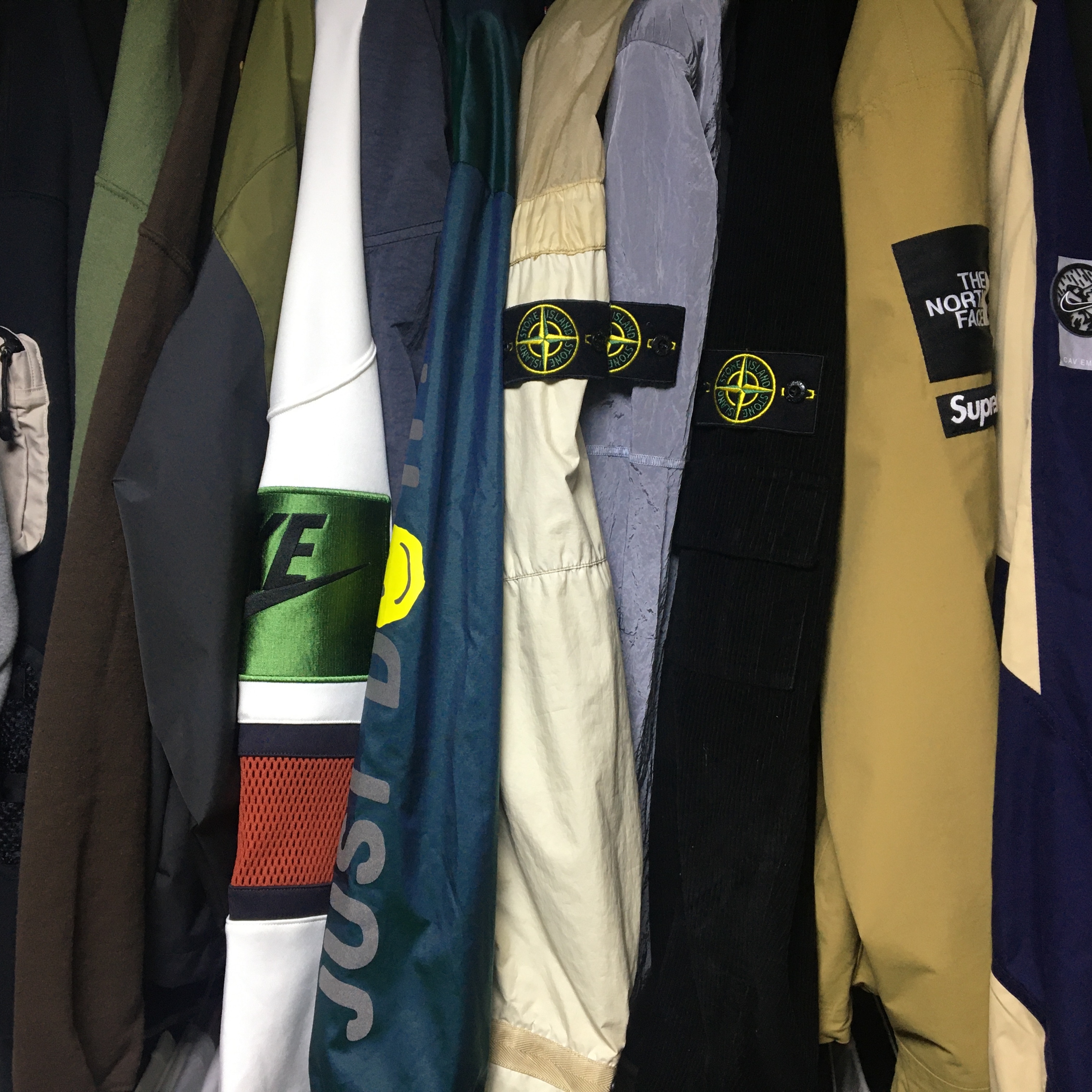 Supreme x The North Face Cargo Jacket Gold - 20SS, Supreme x Stone Island Corduroy Jacket Black - 20FW 착용 스타일