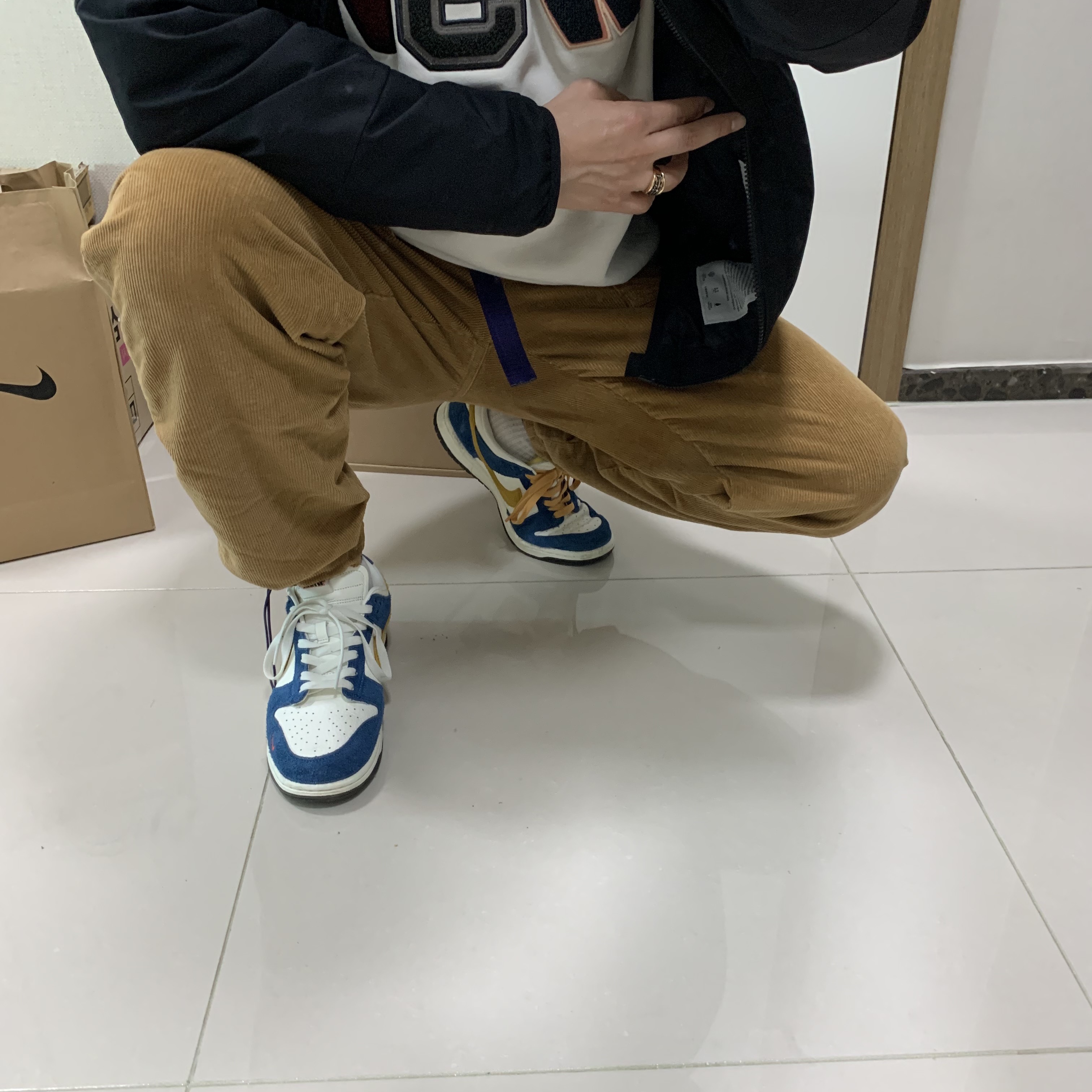 Nike x Kasina Dunk Low 80's Bus 착용 스타일