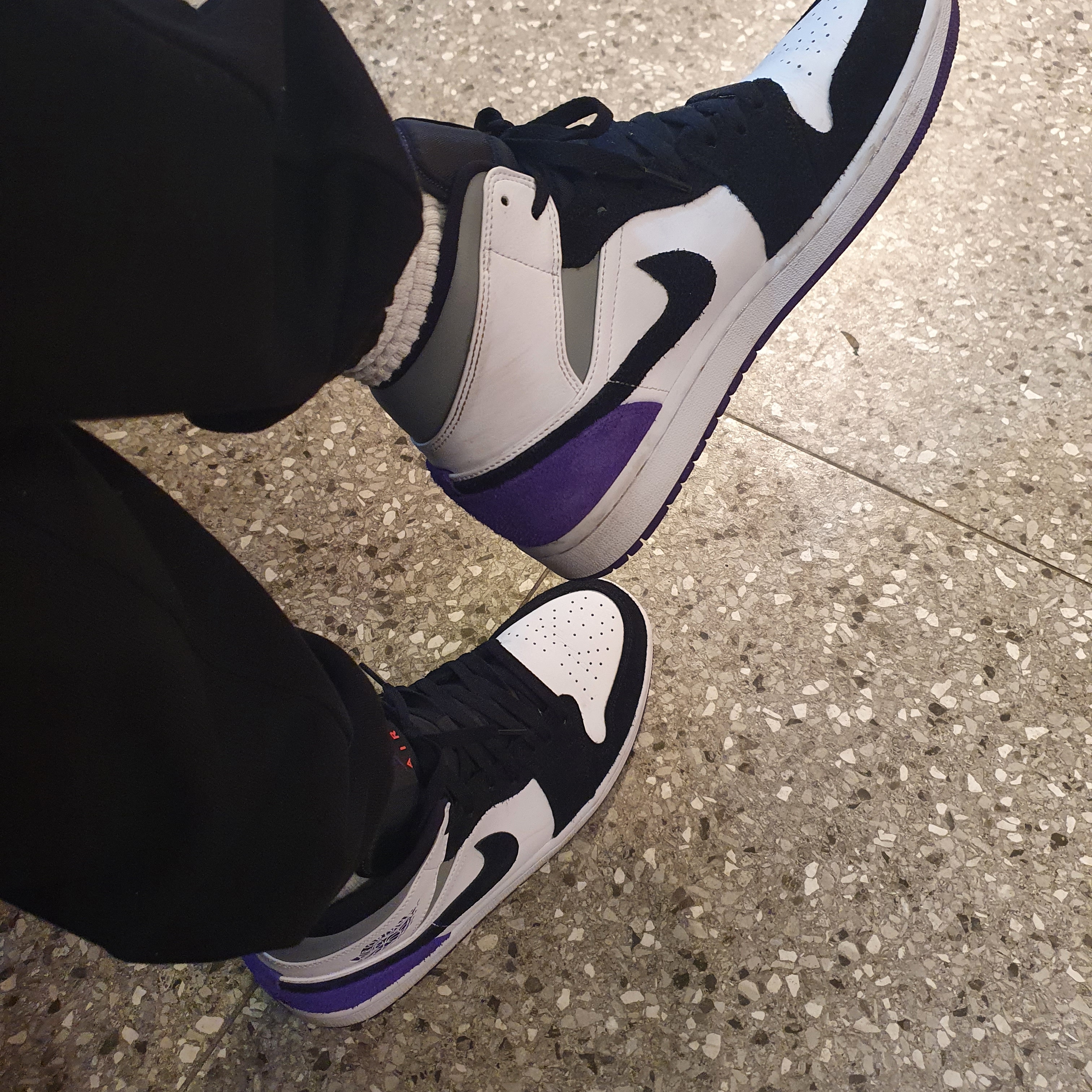 Jordan 1 Mid SE Court Purple 착용 스타일 - 1