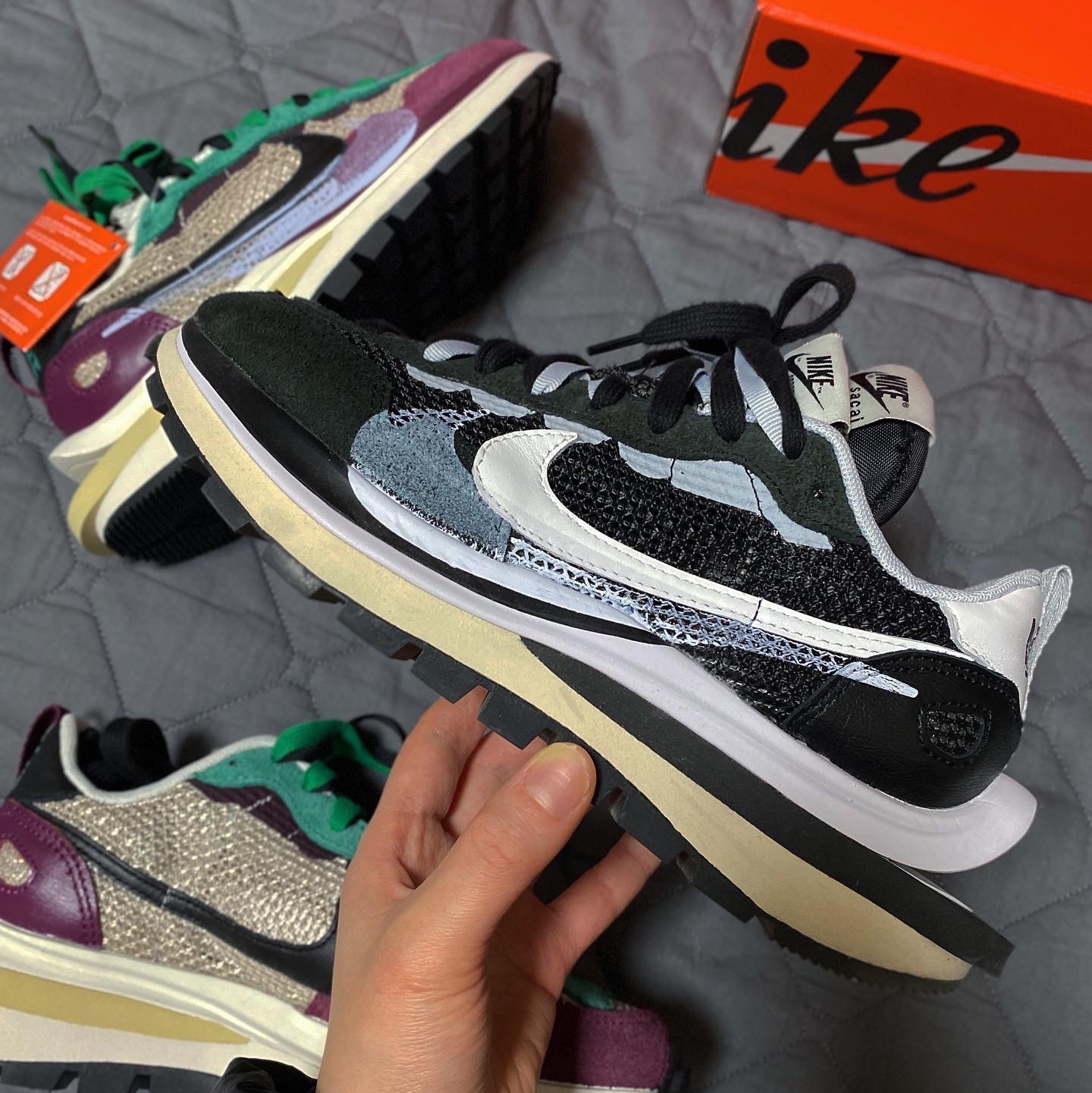 Nike x Sacai VaporWaffle String & Black Villain Red, Nike x Sacai VaporWaffle Black White 착용 스타일