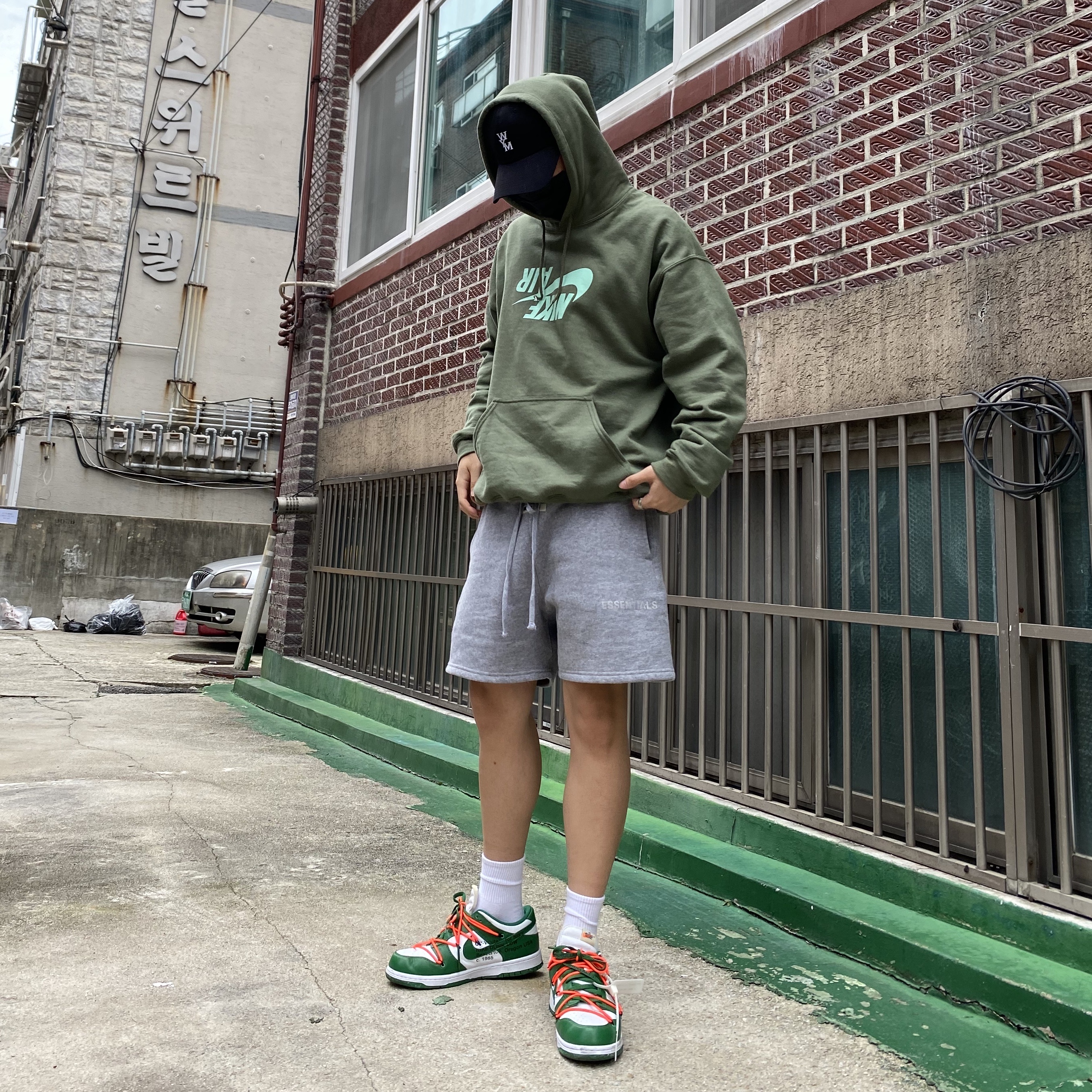 Nike x Off-White Dunk Low Pine Green 착용 스타일