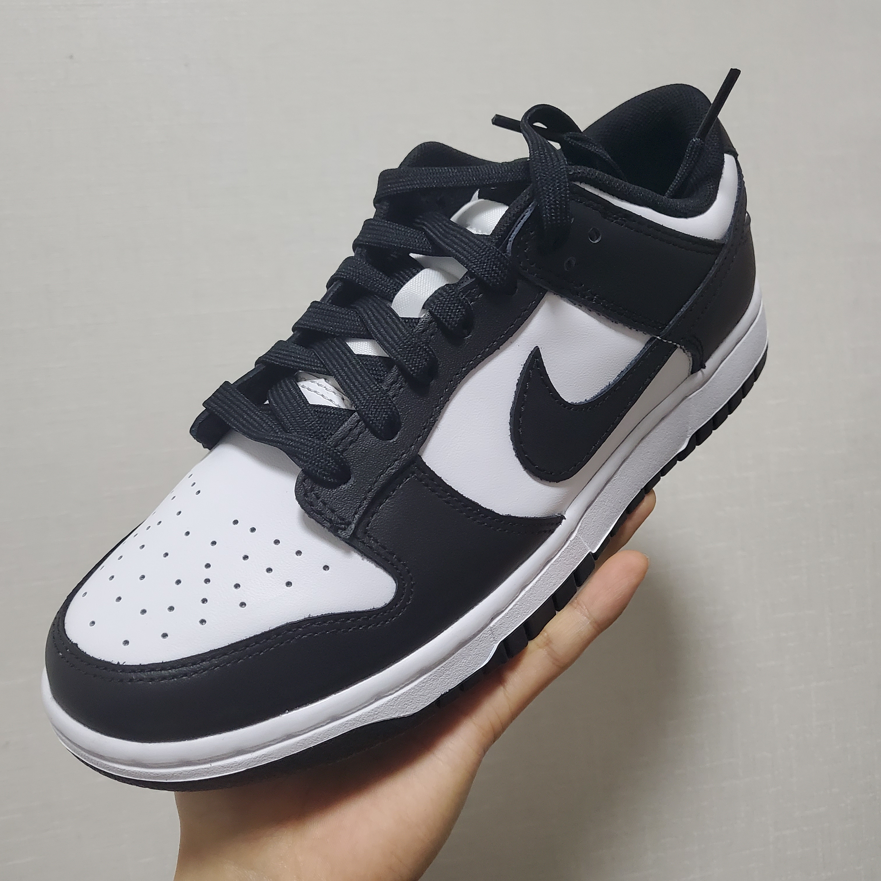 Nike Dunk Low Retro Black 착용 스타일