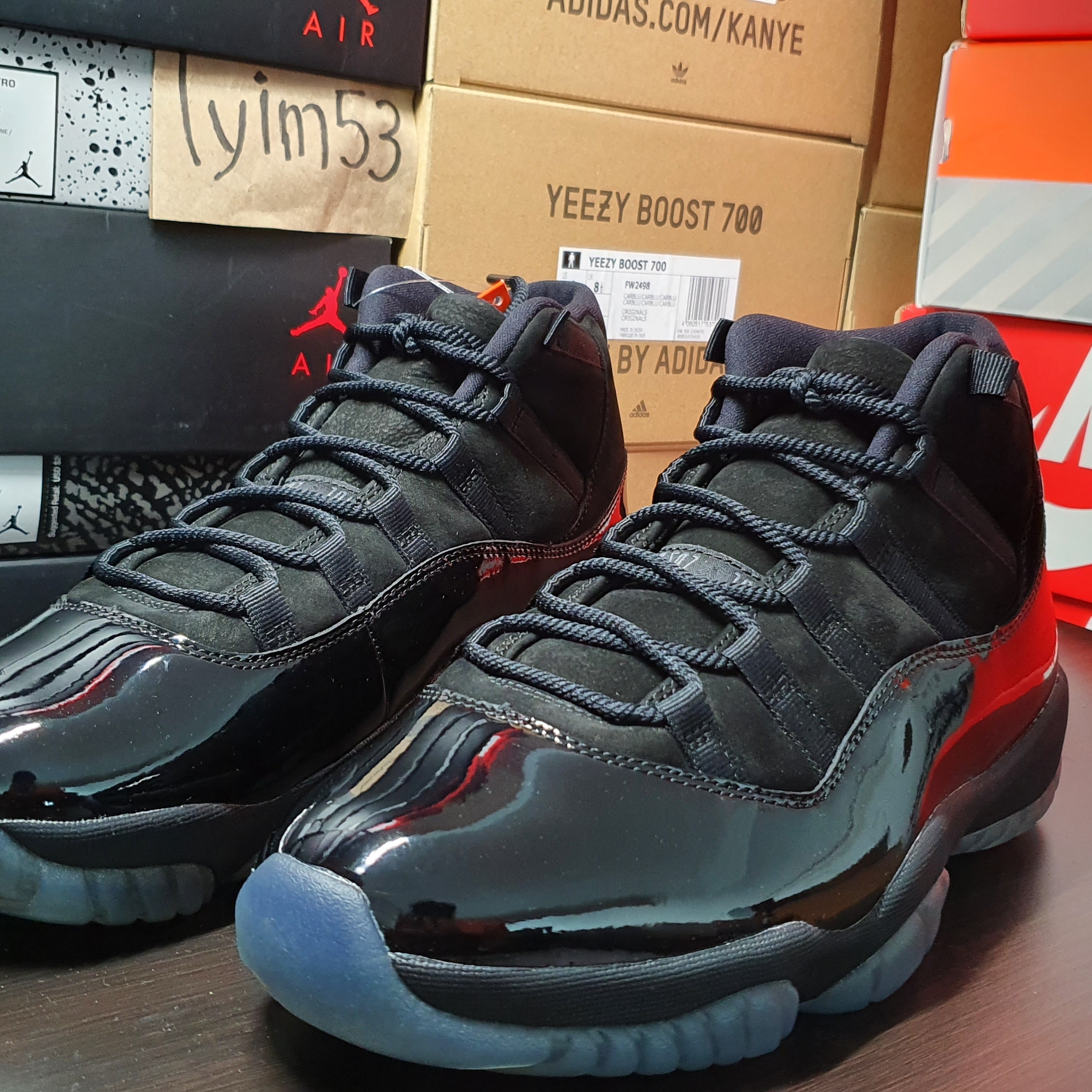 Jordan 11 Retro Cap and Gown 착용 스타일 - 1