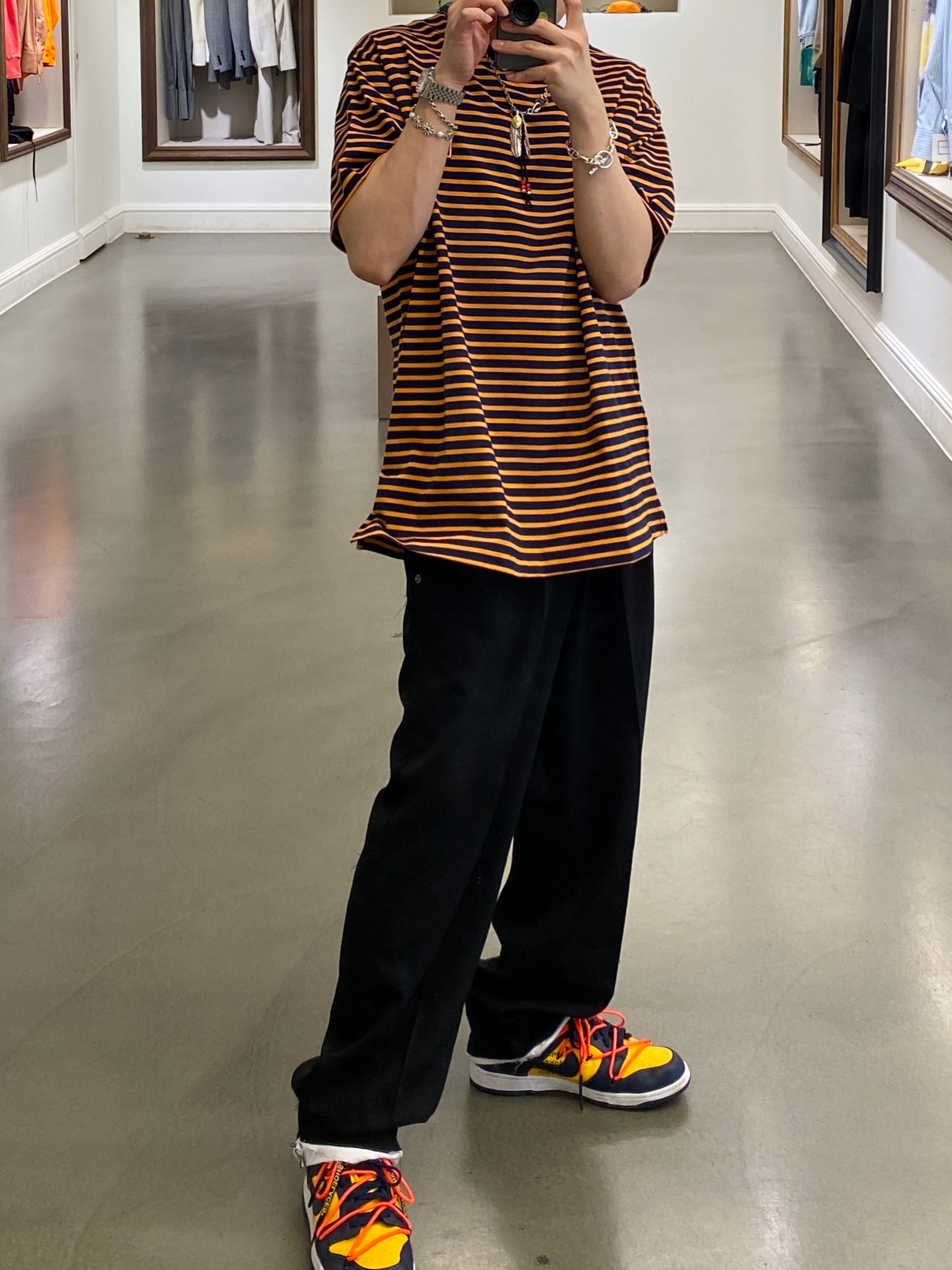 Nike x Off-White Dunk Low University Gold Midnight Navy 착용 스타일