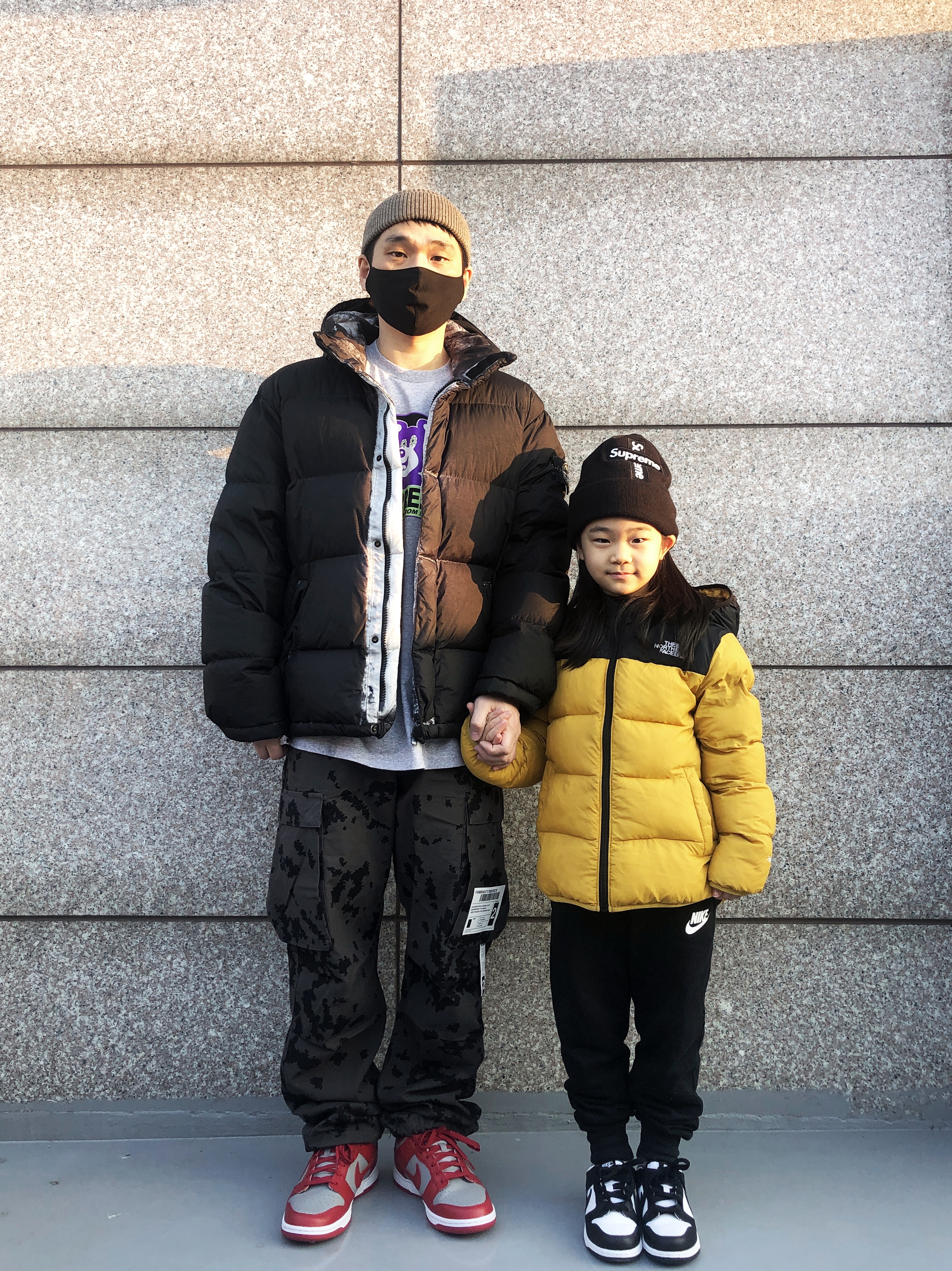 Supreme x Stone Island Painted Camo Crinkle Down Jacket Black - 20FW, Supreme Bear T-Shirt Heather Grey - 20FW 착용 스타일